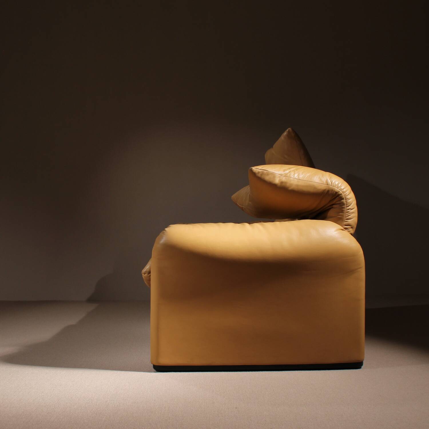 Leather Seating Group ‚Maralunga‘ by Vico Magistretti for Cassina
