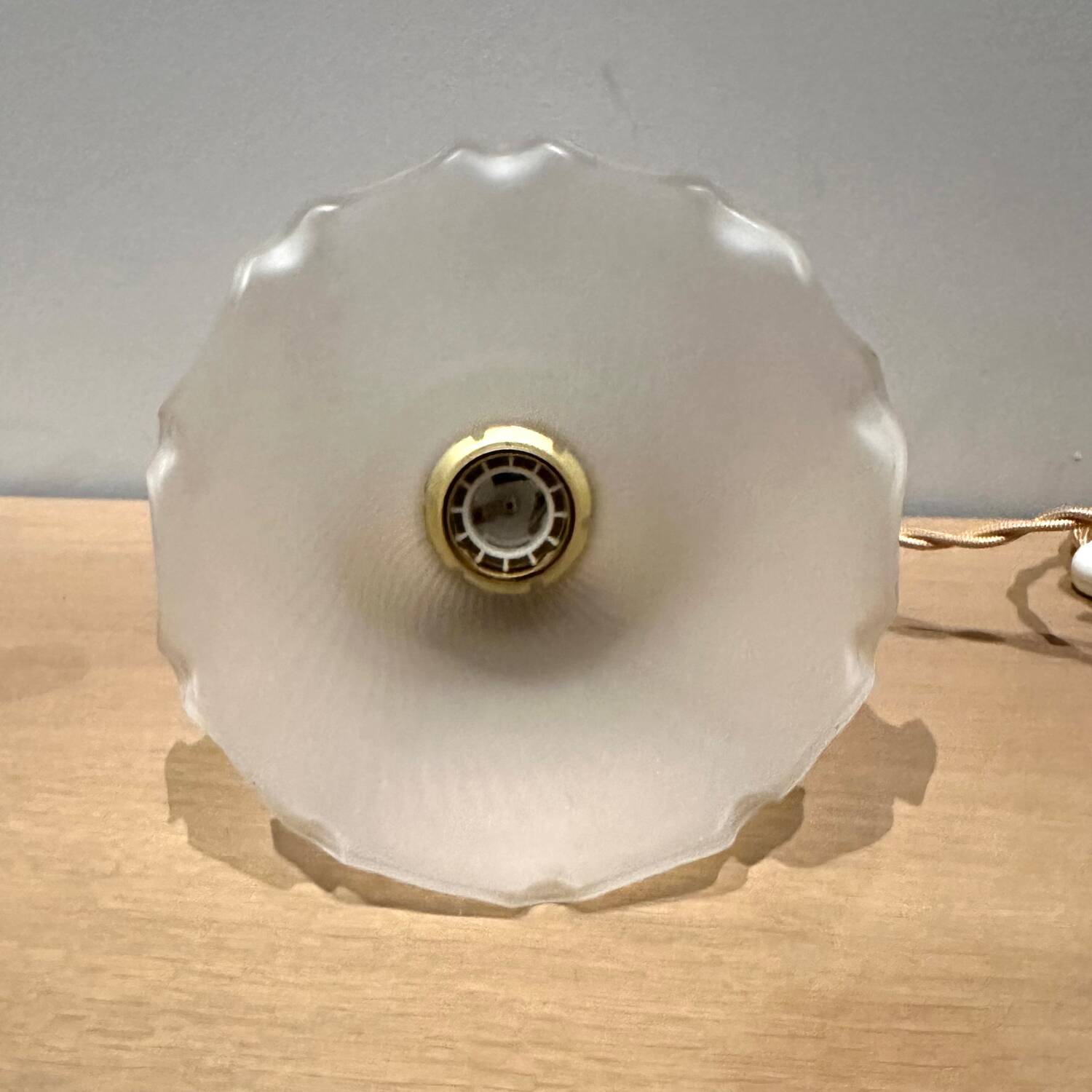 Vintage tulip portable lamp