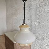 Suspension vintage en verre blanc : Éclairage de cuisine moderne du milieu du siècle