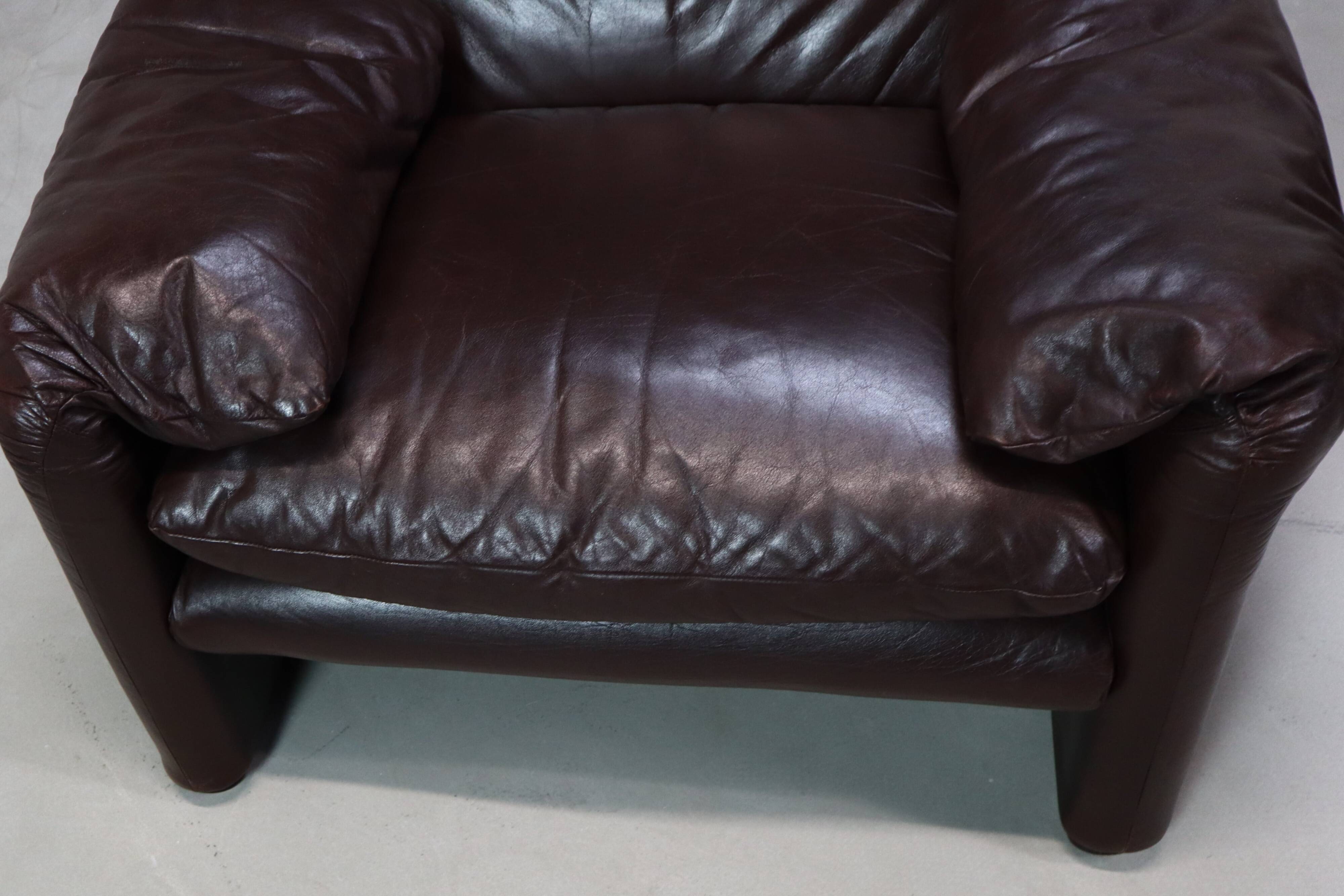 Pair of Maralunga leather armchairs by Vico Magistretti for Cassina, 1974