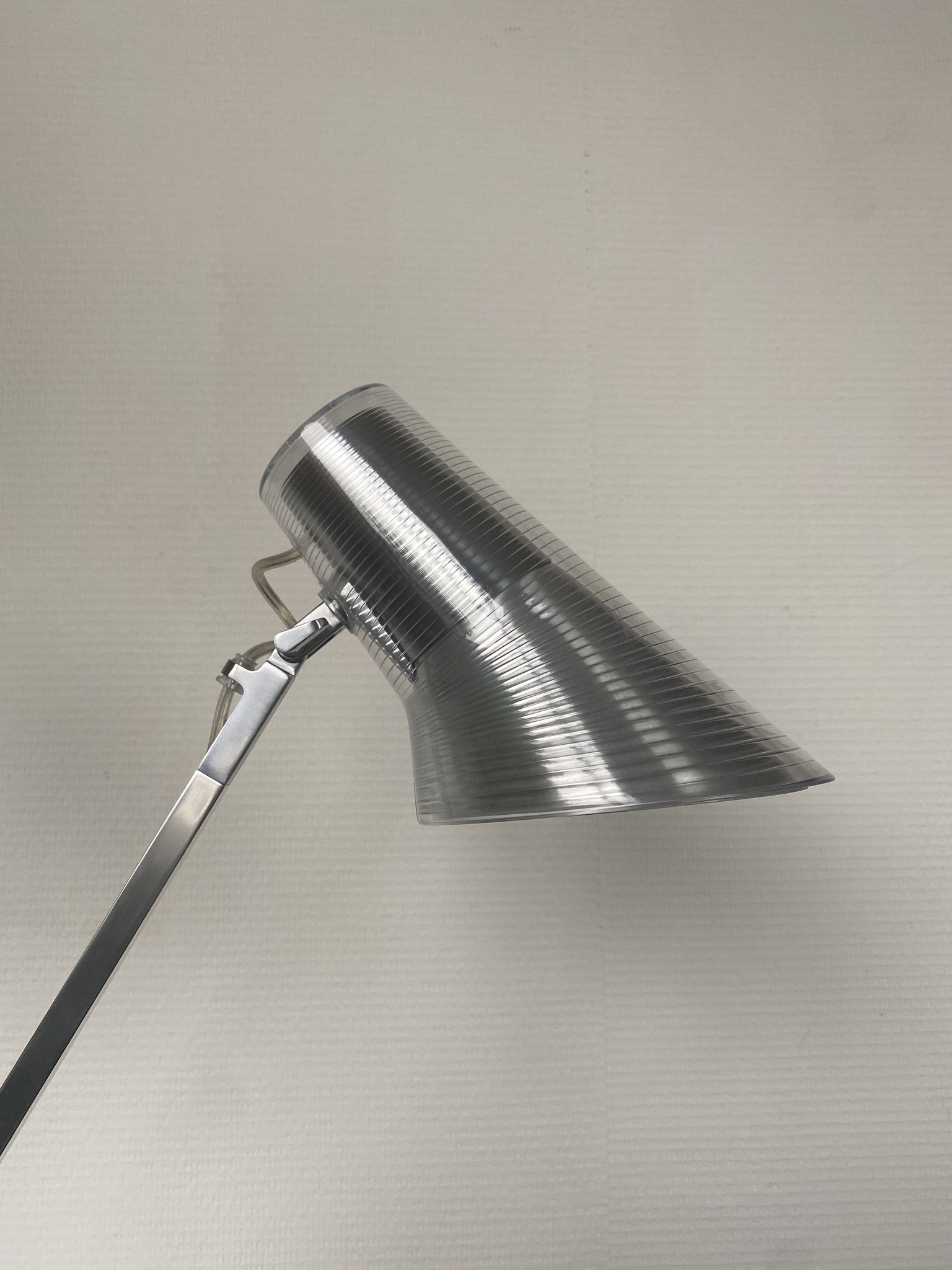 Space age kelvin t table lamp by Antonio Citterio for flos
