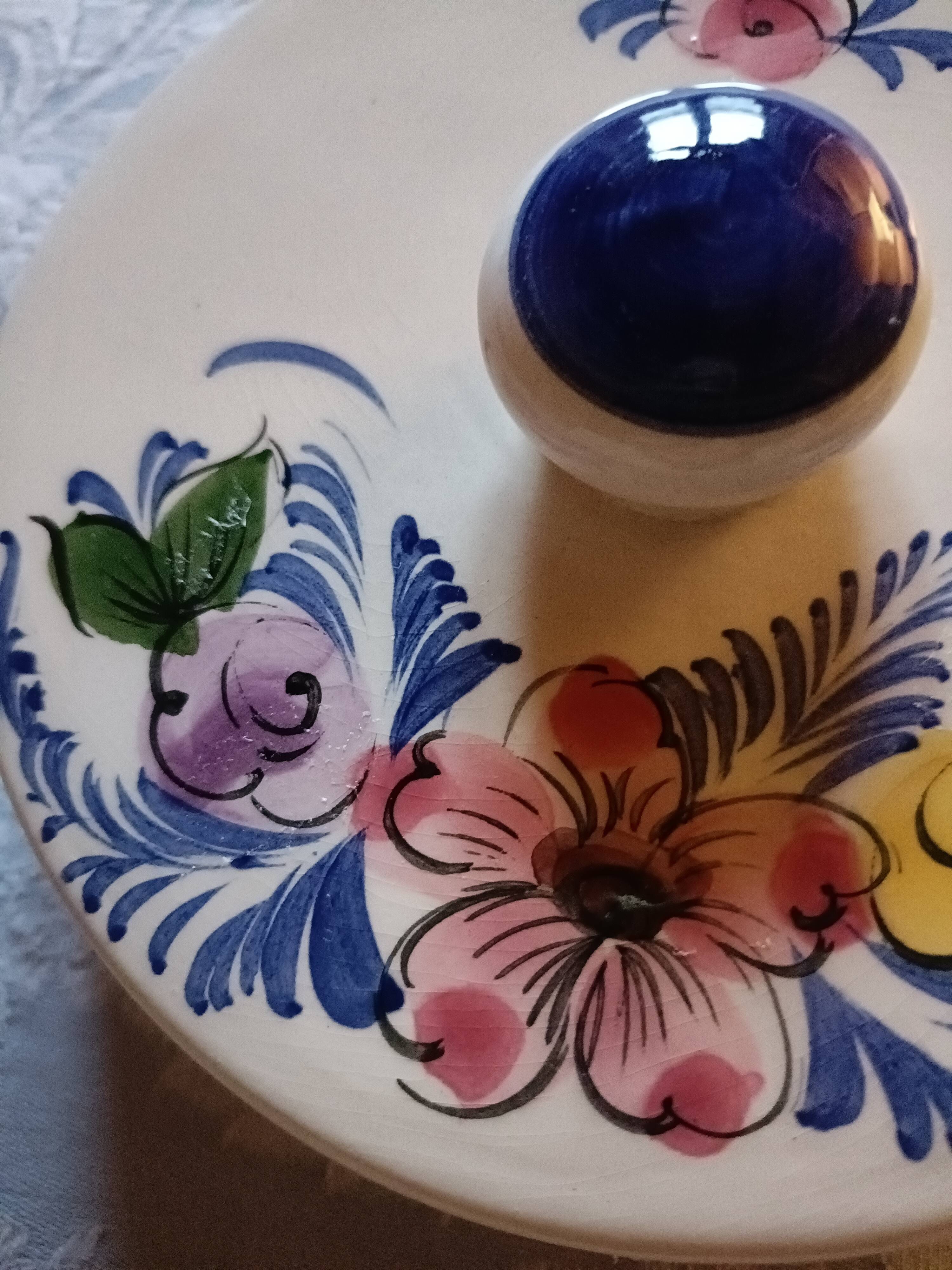 Butter dish with hand-painted decoration