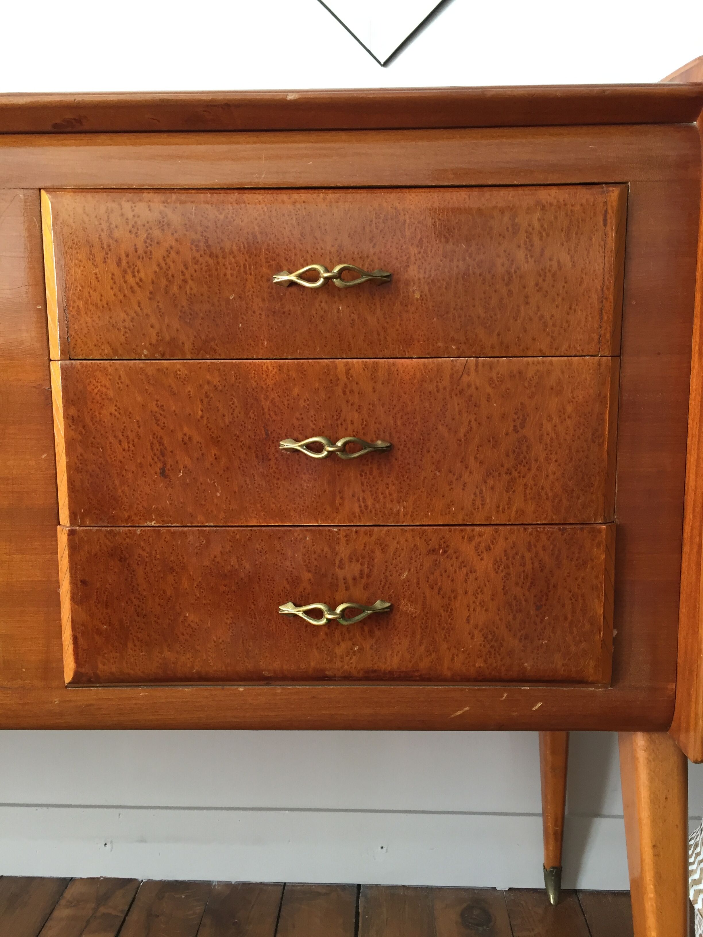 Sideboard vintage feet compass
