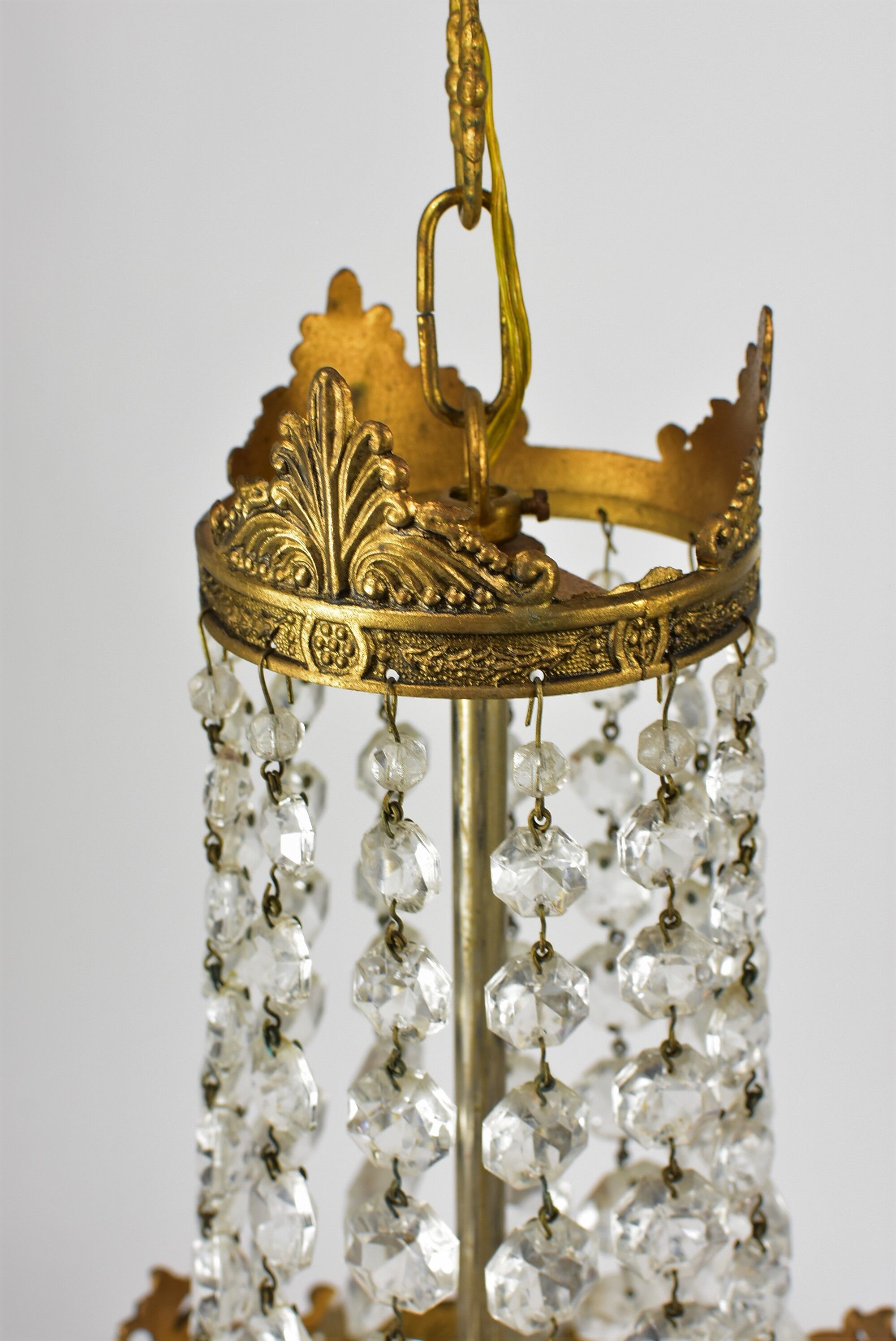 Chandelier vintage brass and glass grapevine