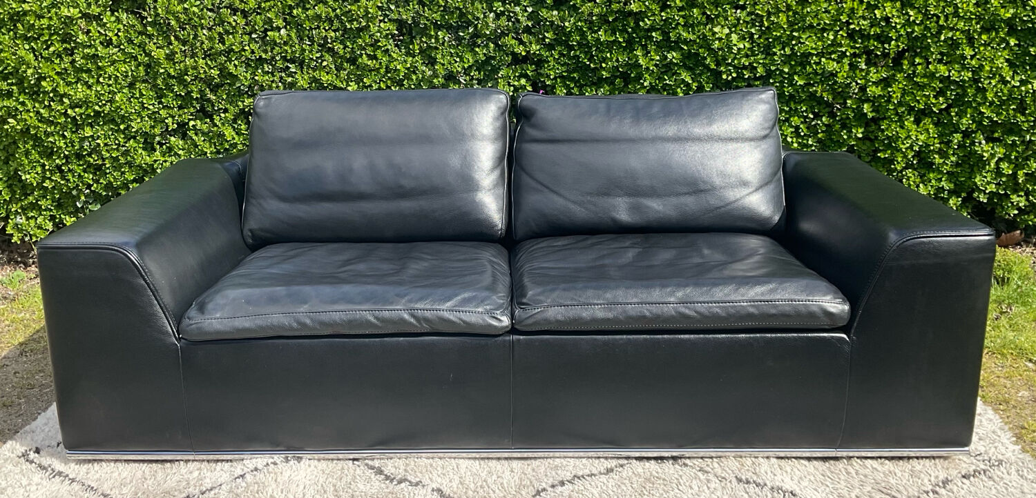 High-quality black leather Durlet sofa