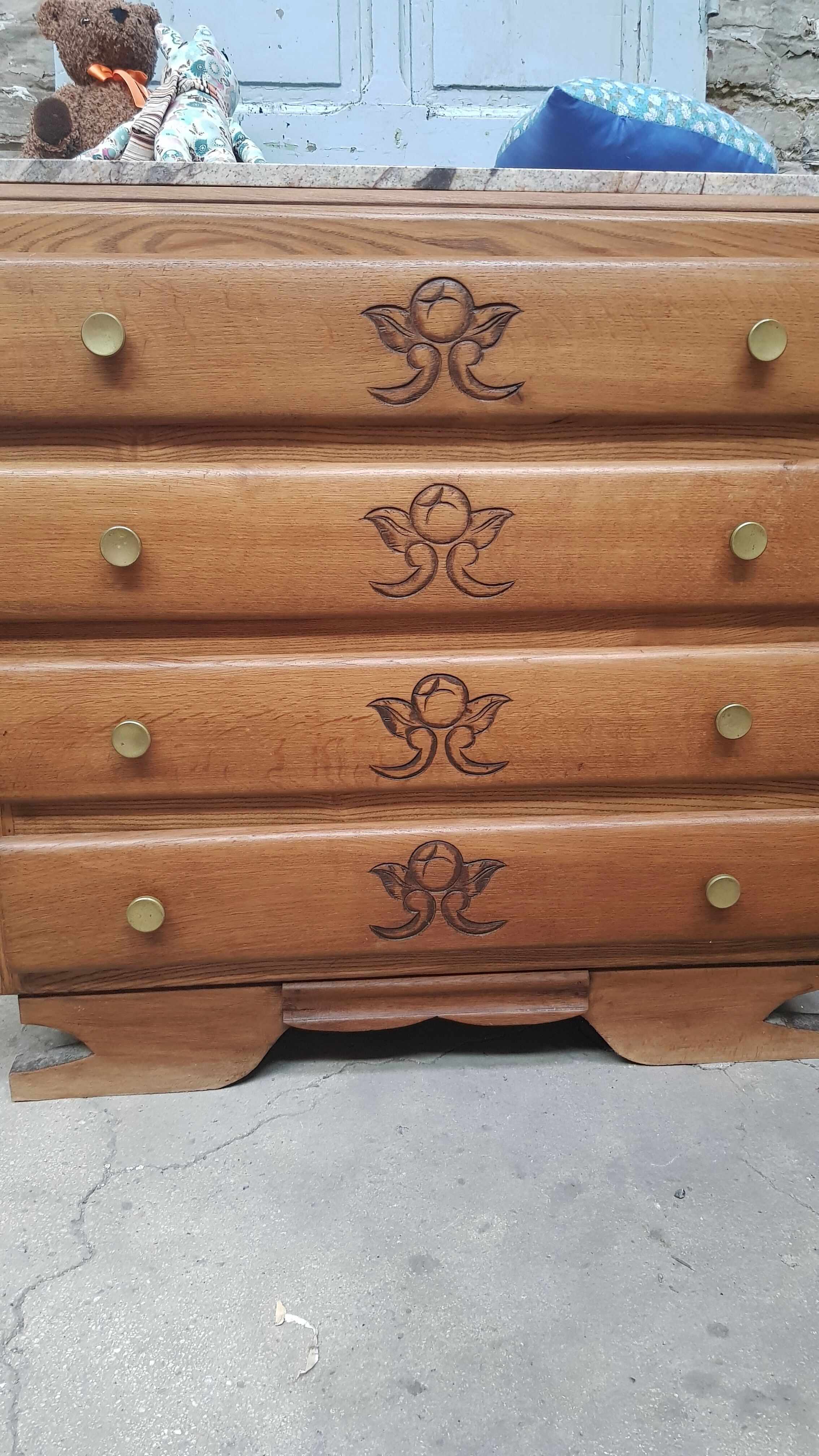 Art Deco chest of drawers