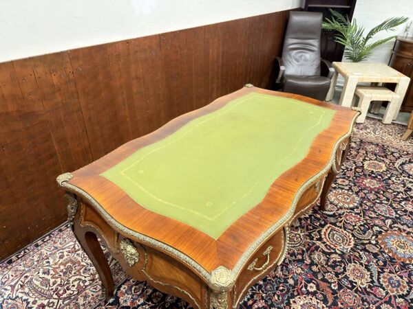 Bureau ancien français de style Louis XIV