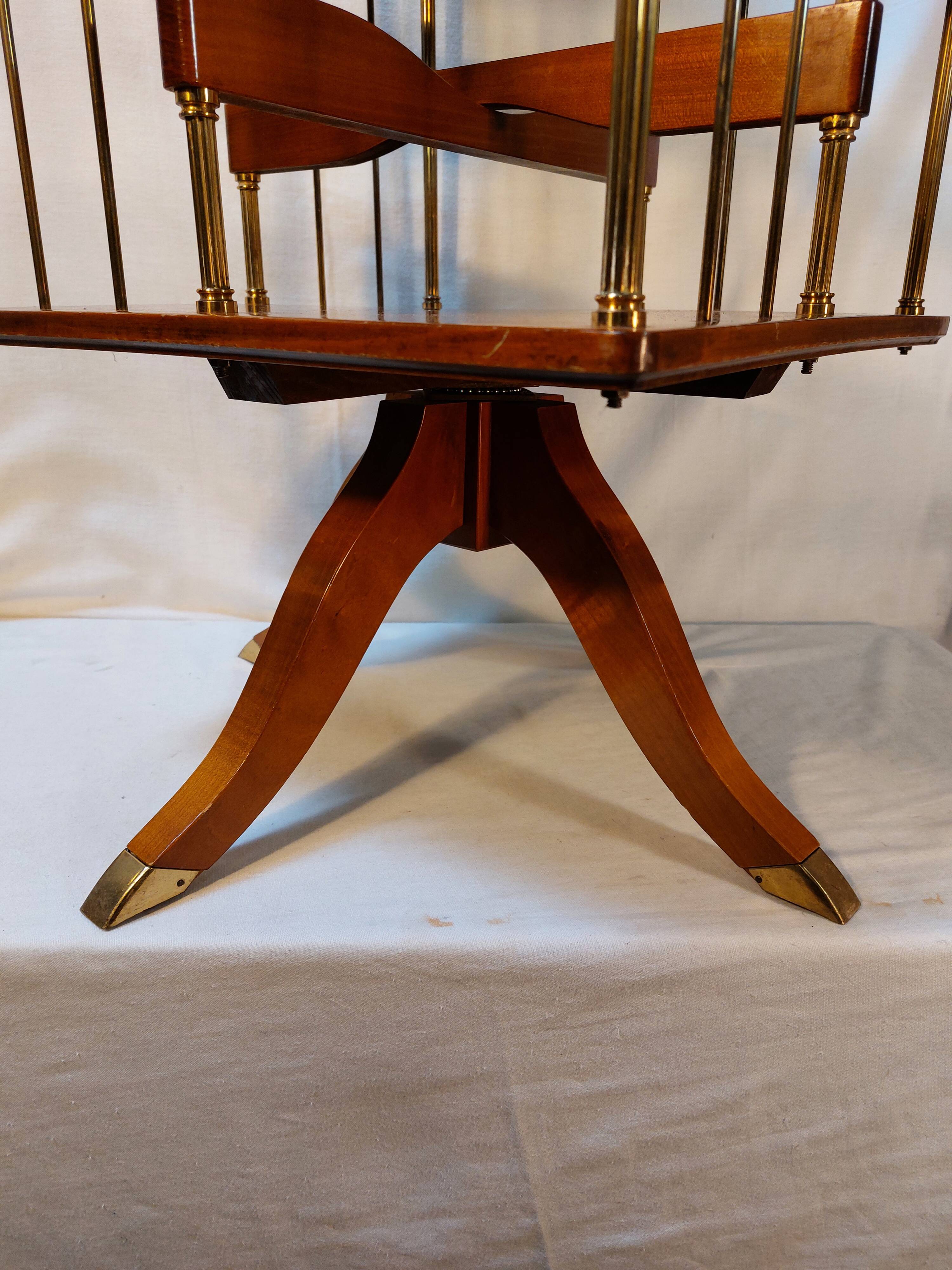 Rotating library on a four-legged stand - Vintage 56/60