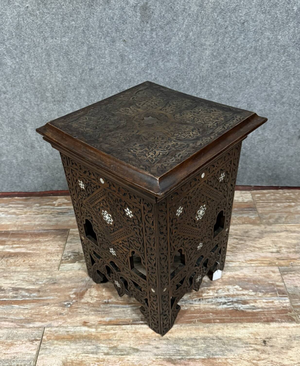 Syrian stool or pedestal in openwork wood and mother-of-pearl circa 1880
