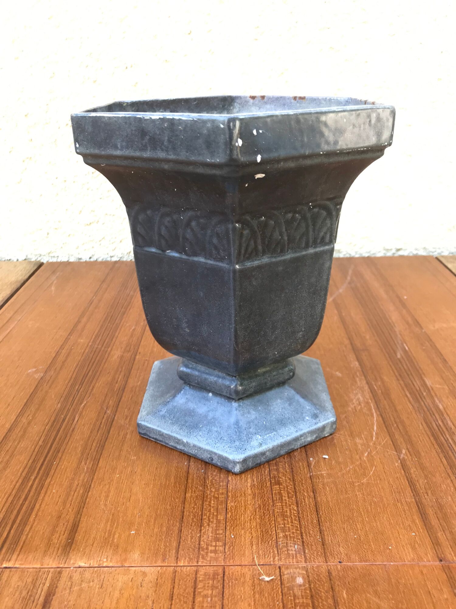 Old pot art deco plants fonte enamel blue