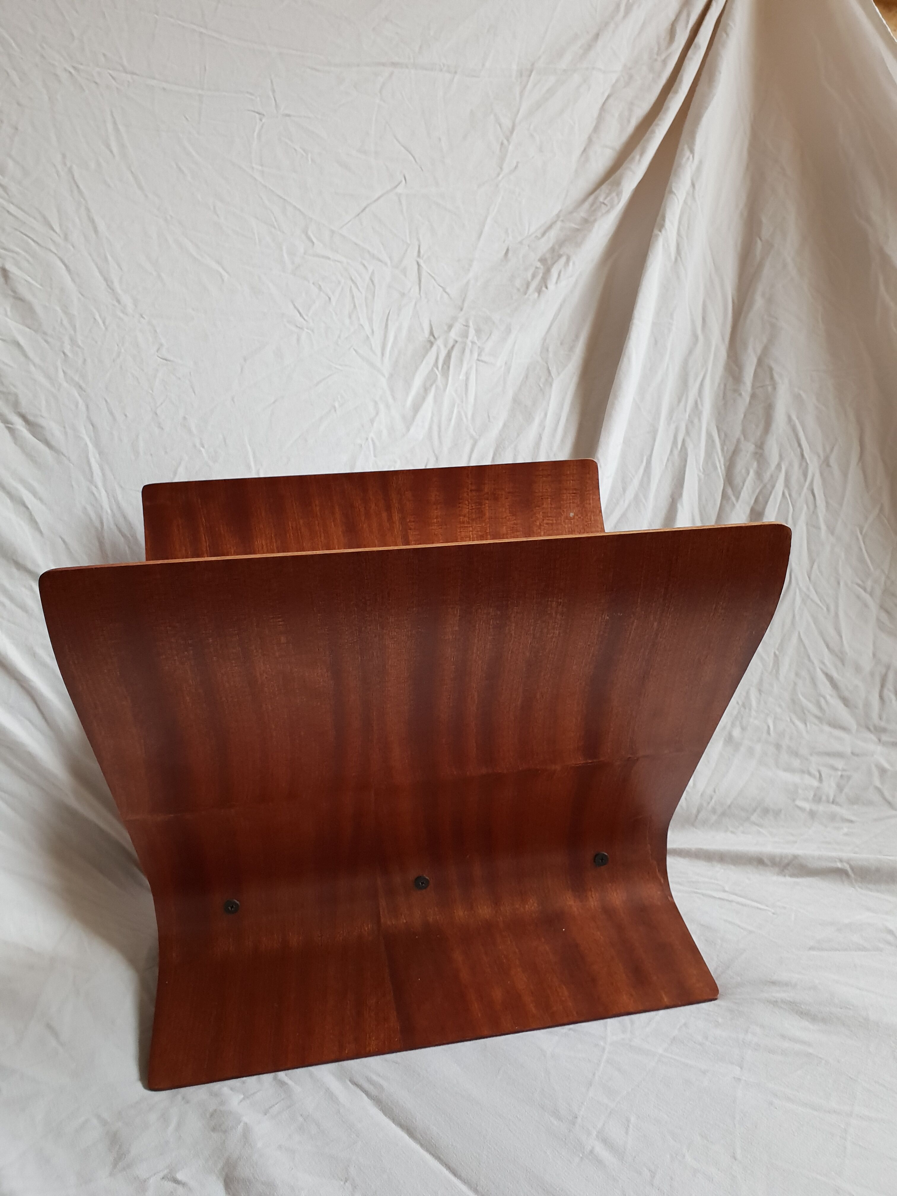 Magazine rack of Paul Rowan for Umbra