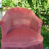 Pink velvet toad chair