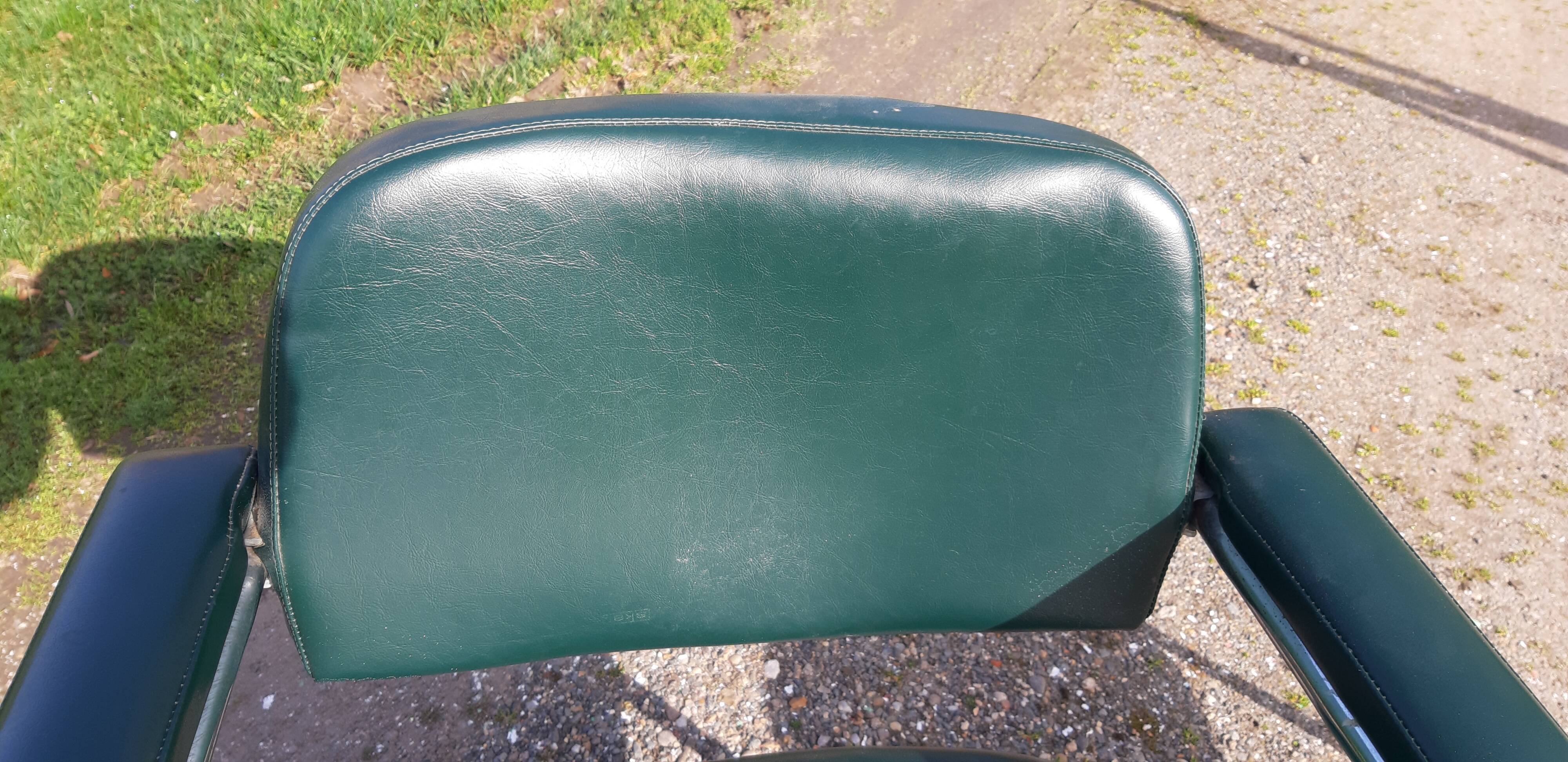 1 Chair and 2 Pullman Chairs