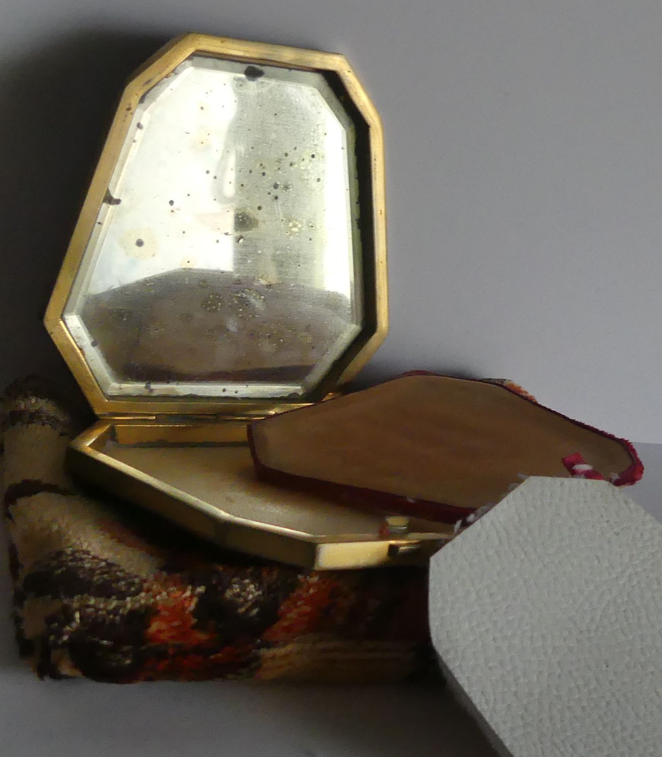 Caiman leather powder tray