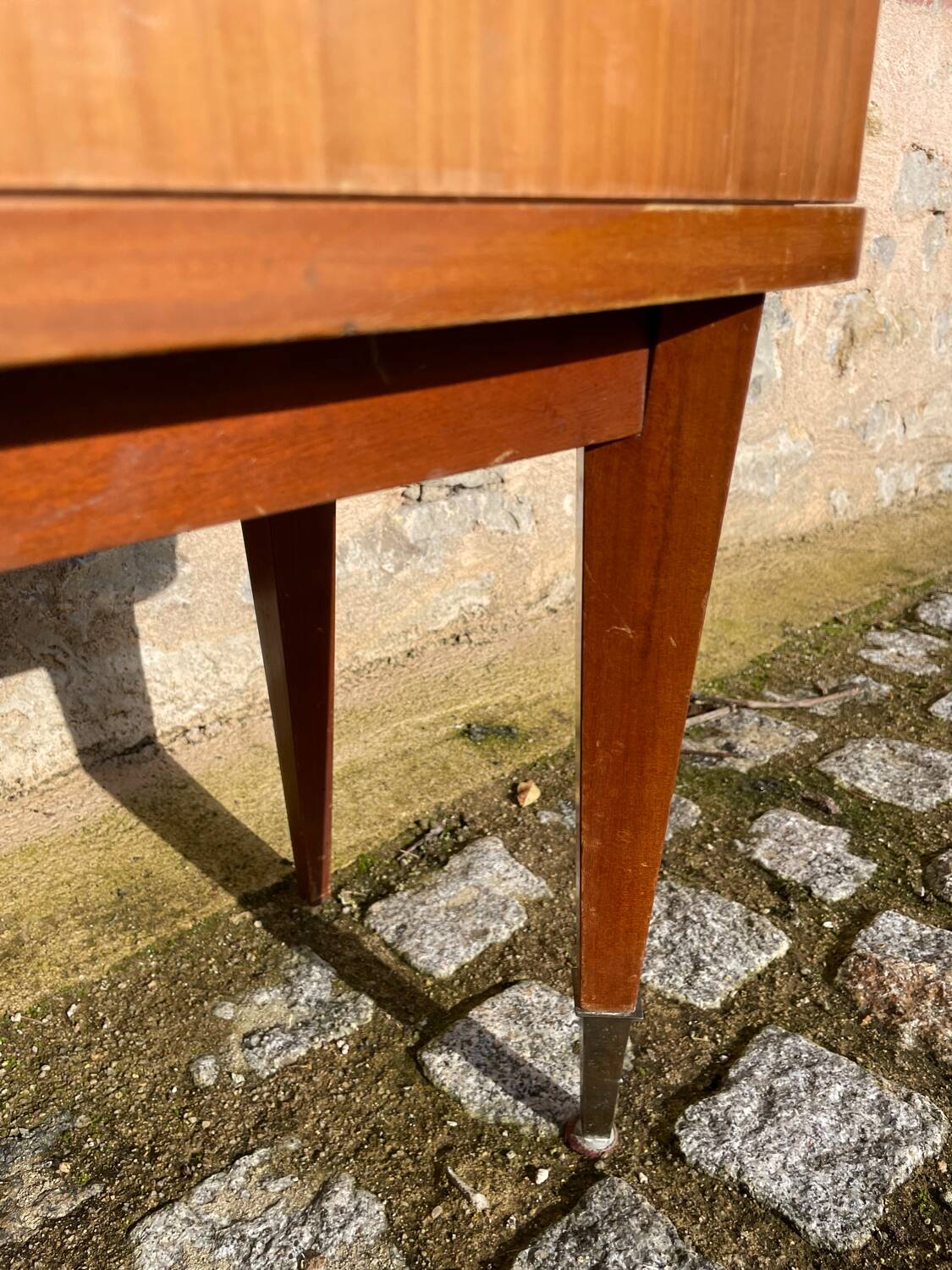 Nightstand / bedside table