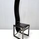 Chaise de la série EDO conçue par l'architecte japonais Kisho Kurokawa dans les années 1980.