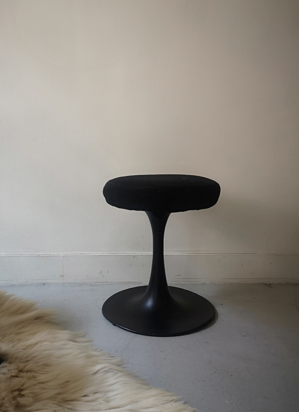 Black tulip stool cre rossi, design 1970