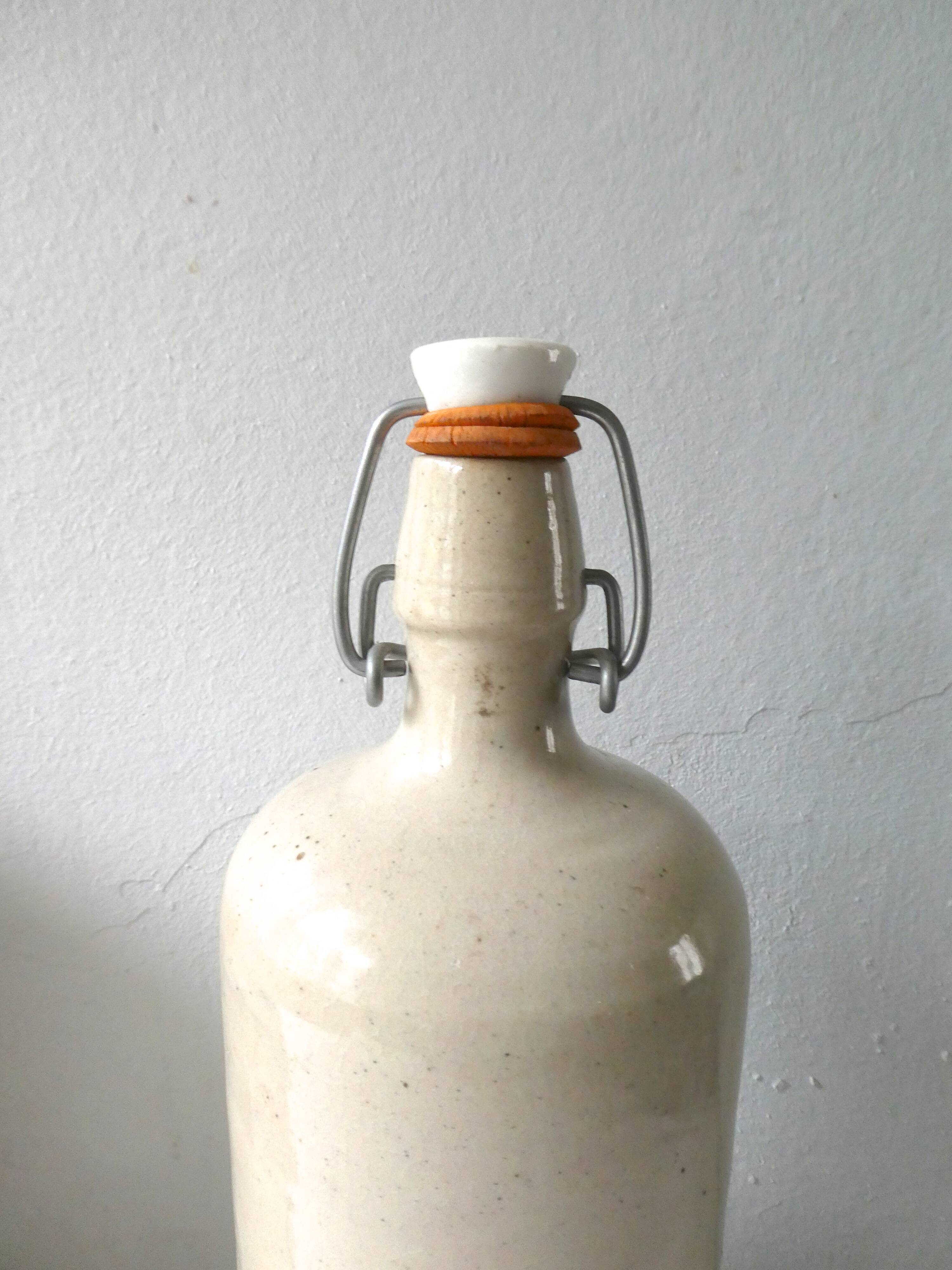 Lot de 2 bouteilles et 1 pot en grès