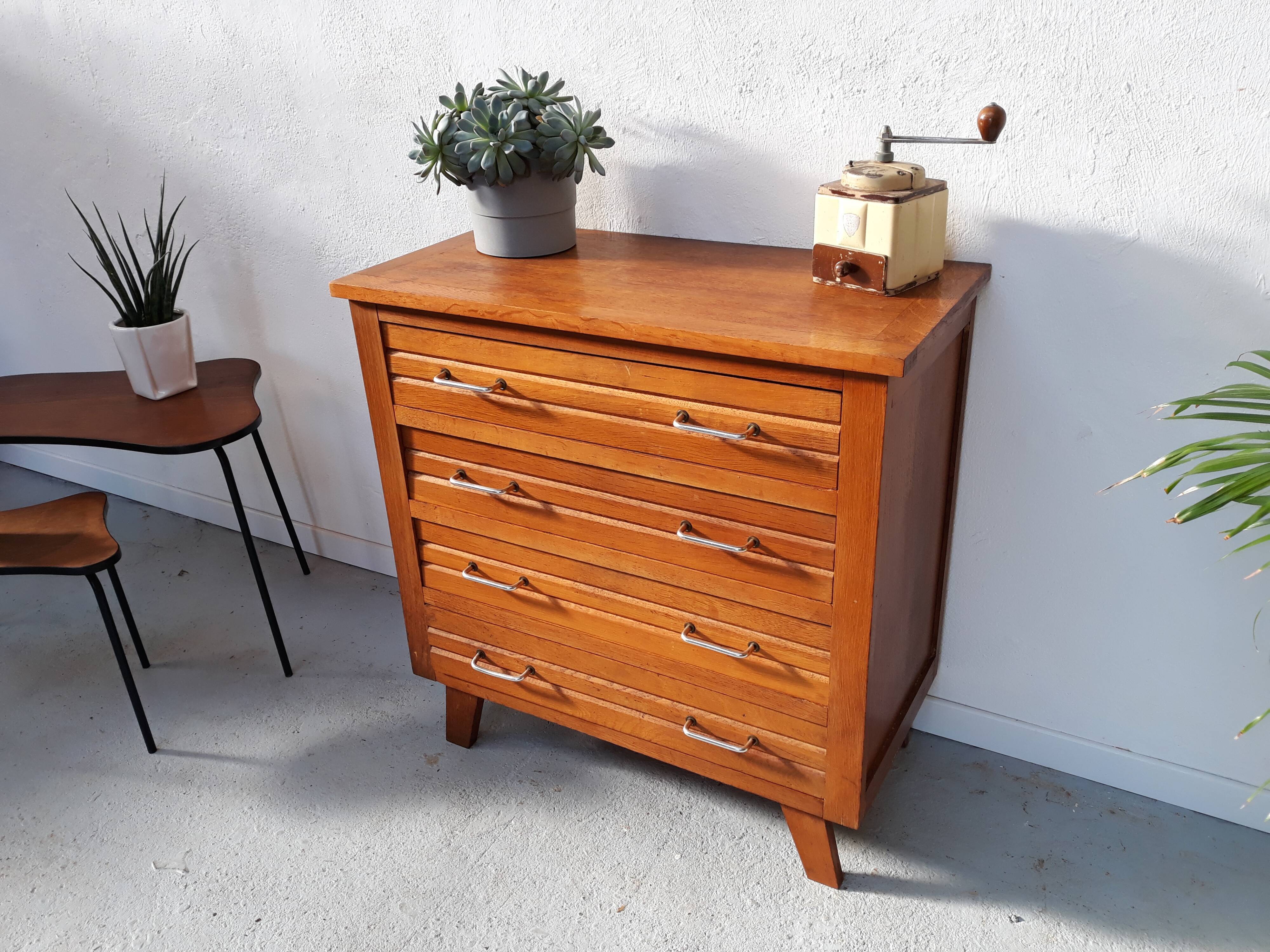 Chest of drawers vintage compass feet