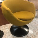 Pierre Guariche's luna armchair for Meurop