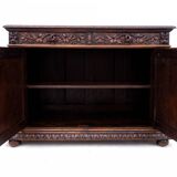 Commode sculptée, France, vers 1880.