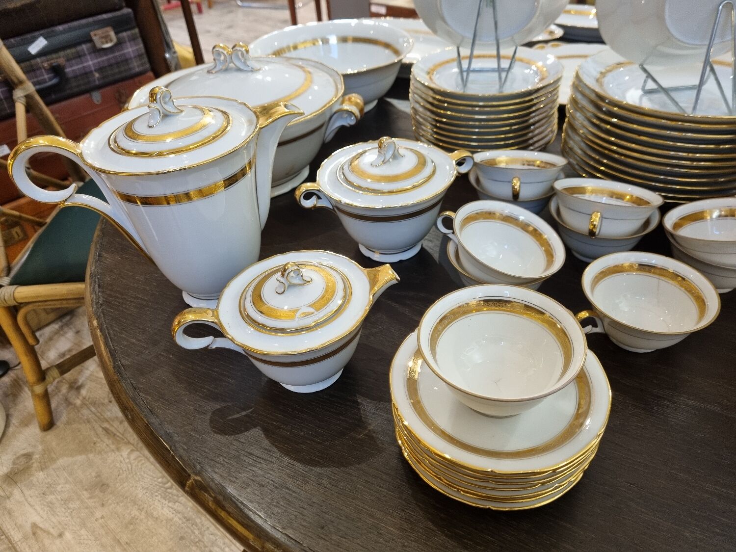UM Limoges table service, Art Deco gold thread porcelain 80 pieces