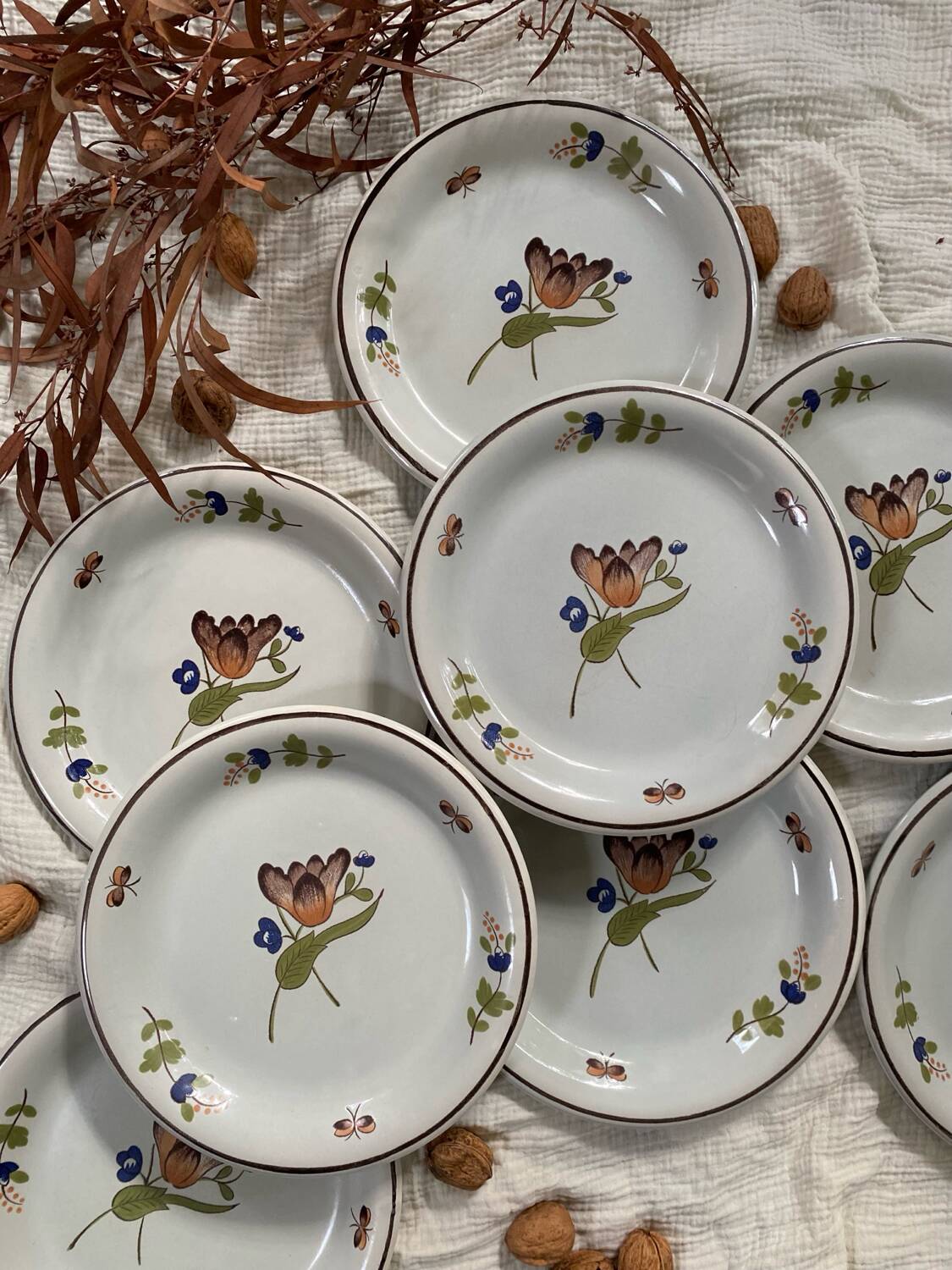 St-Clement earthenware dinner plates, 1940