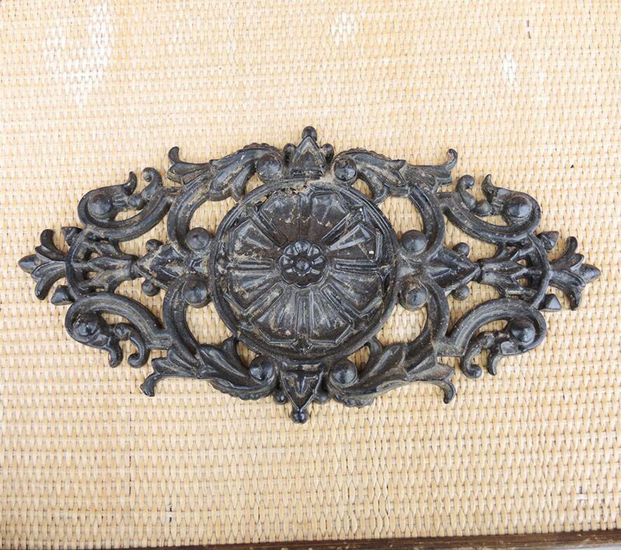 Ancienne palmette en fonte pour portail