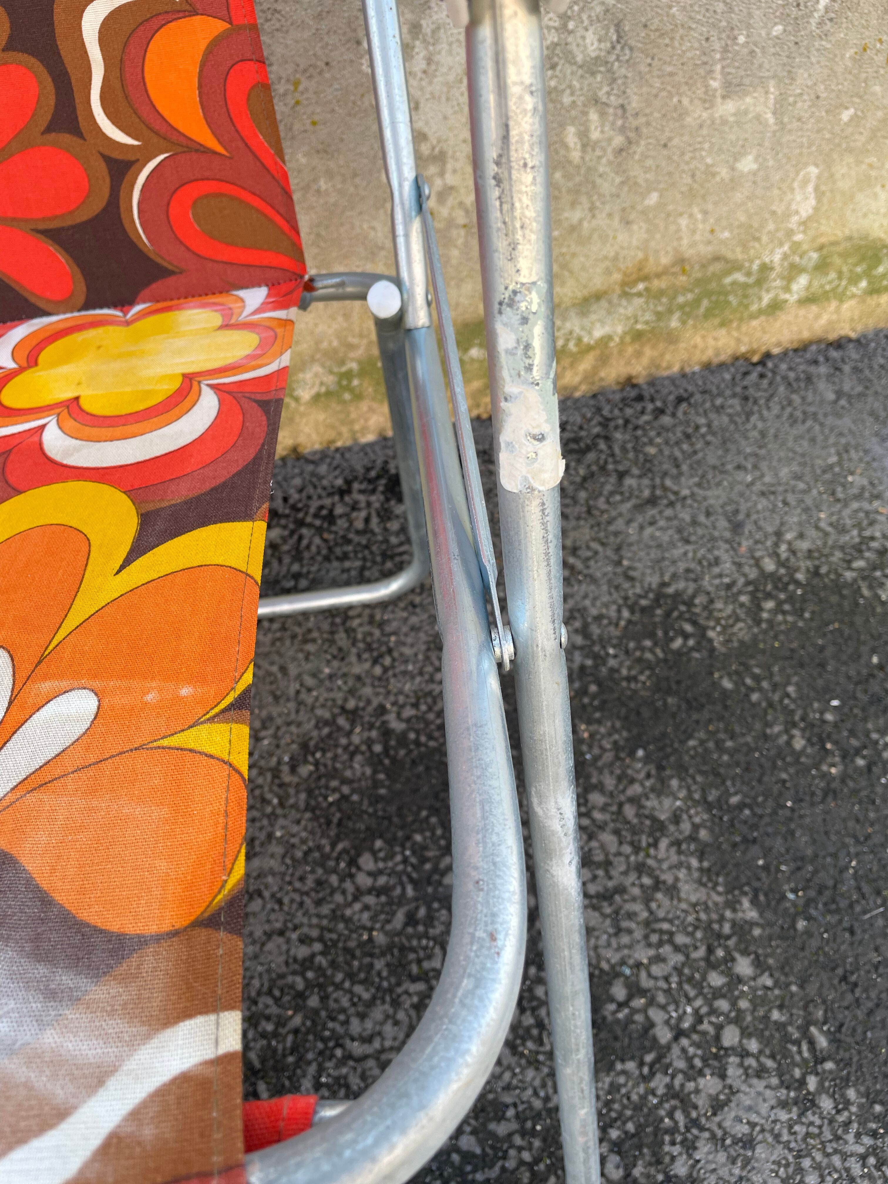 Foldable camping chair