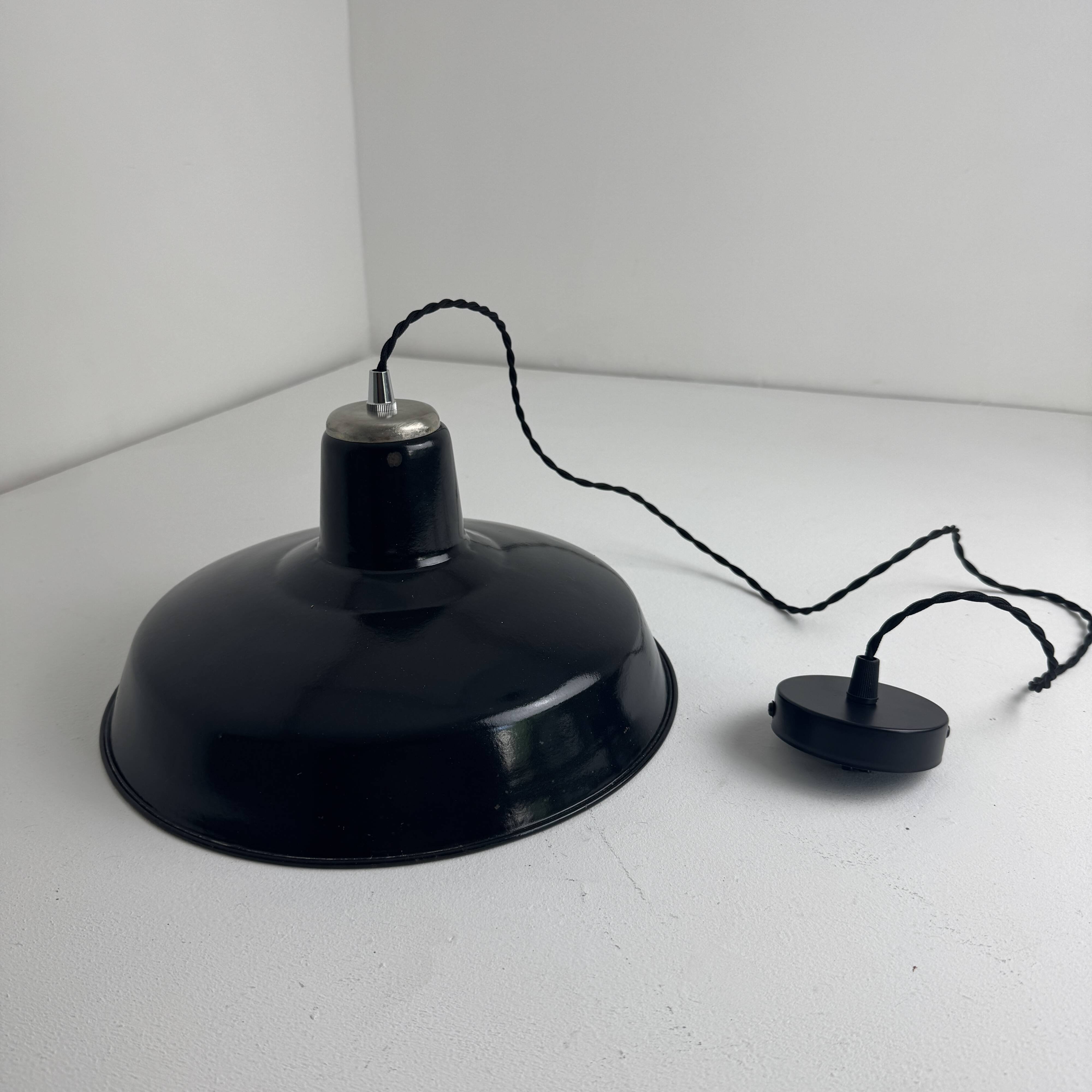 Pair of enamelled industrial workshop suspensions