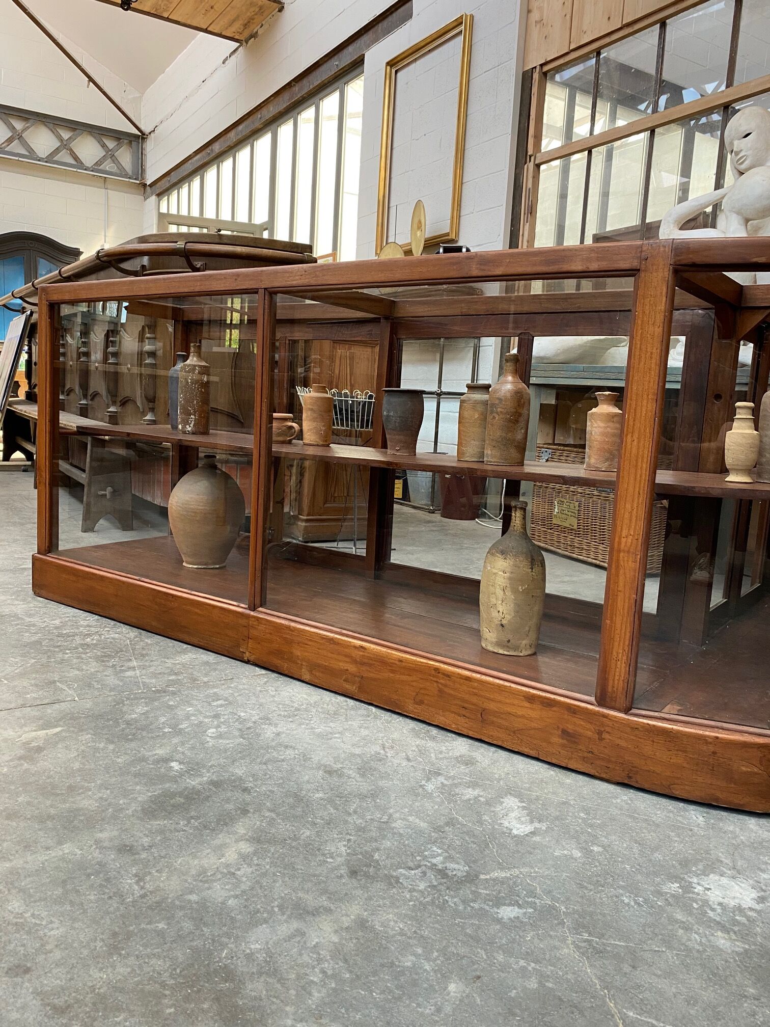 Mahogany corner display counter