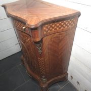 Petit Meuble d'appui style Louis XV en Marqueterie et Bronze