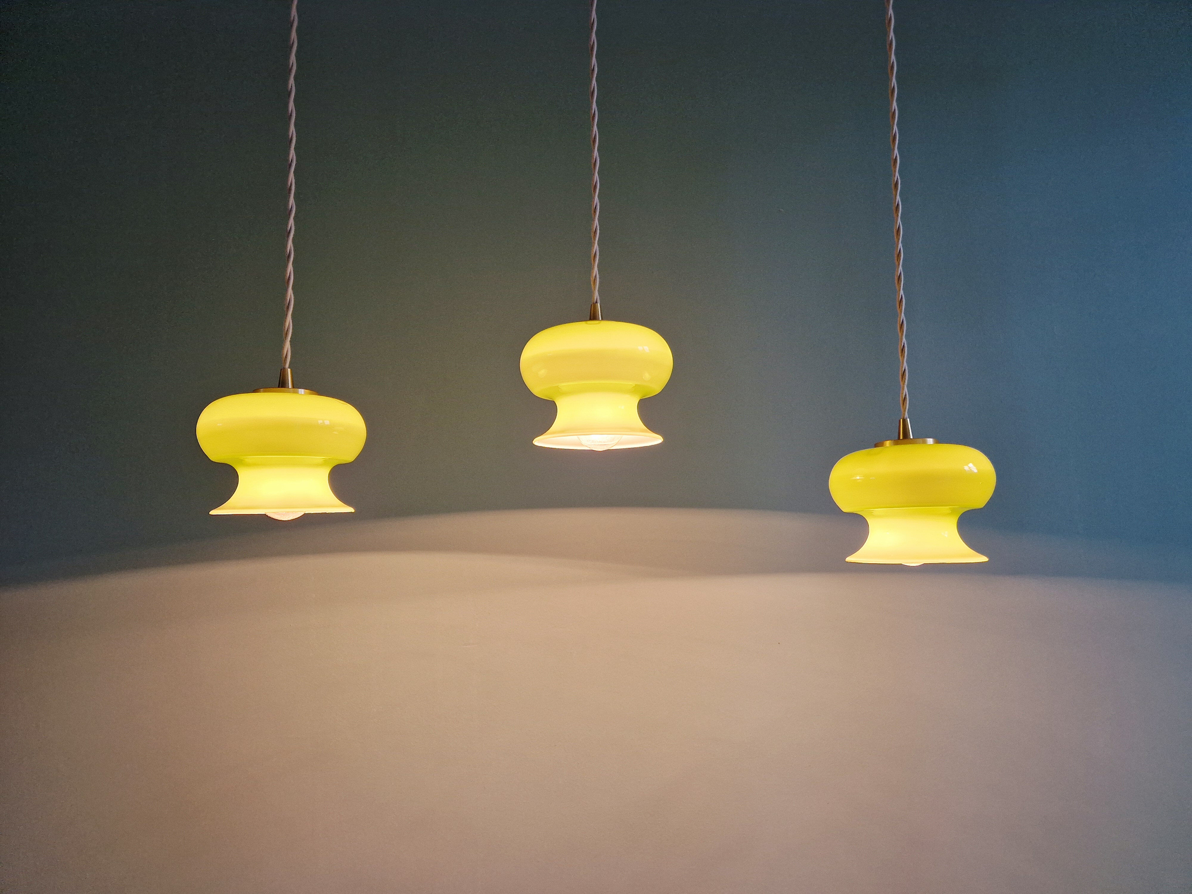 Vintage suspension trio in green opaline, 1960s-70s.