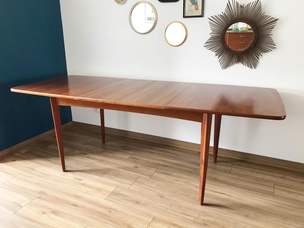 Scandinavian table