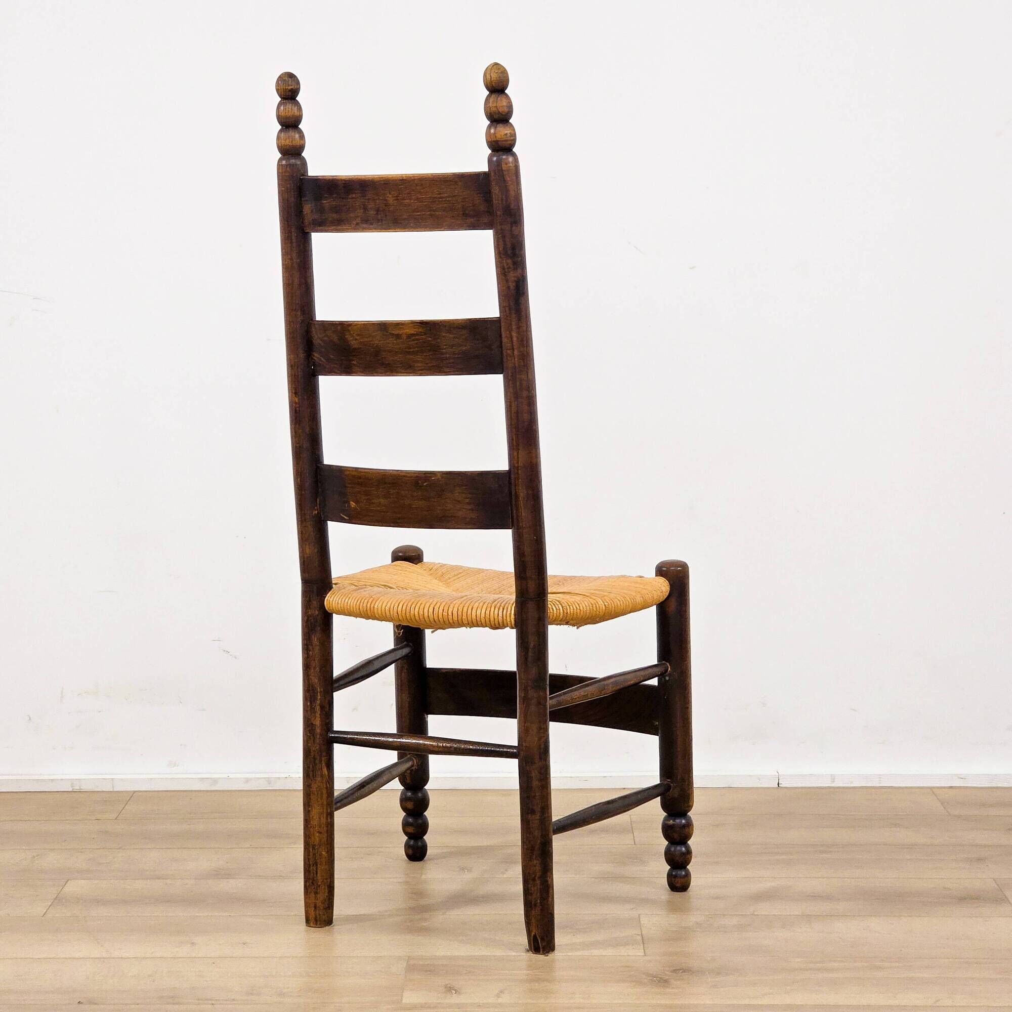 Set of 4 brutalist chairs in carved wood and straw – Circa 1940