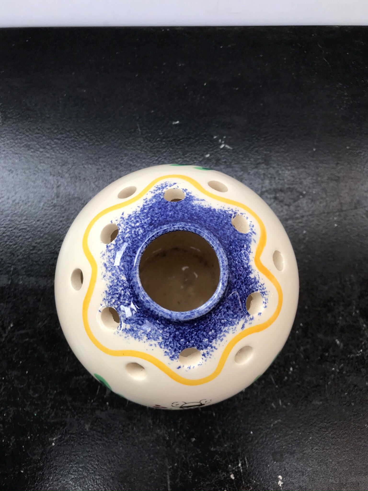 Ancient vase Quimper