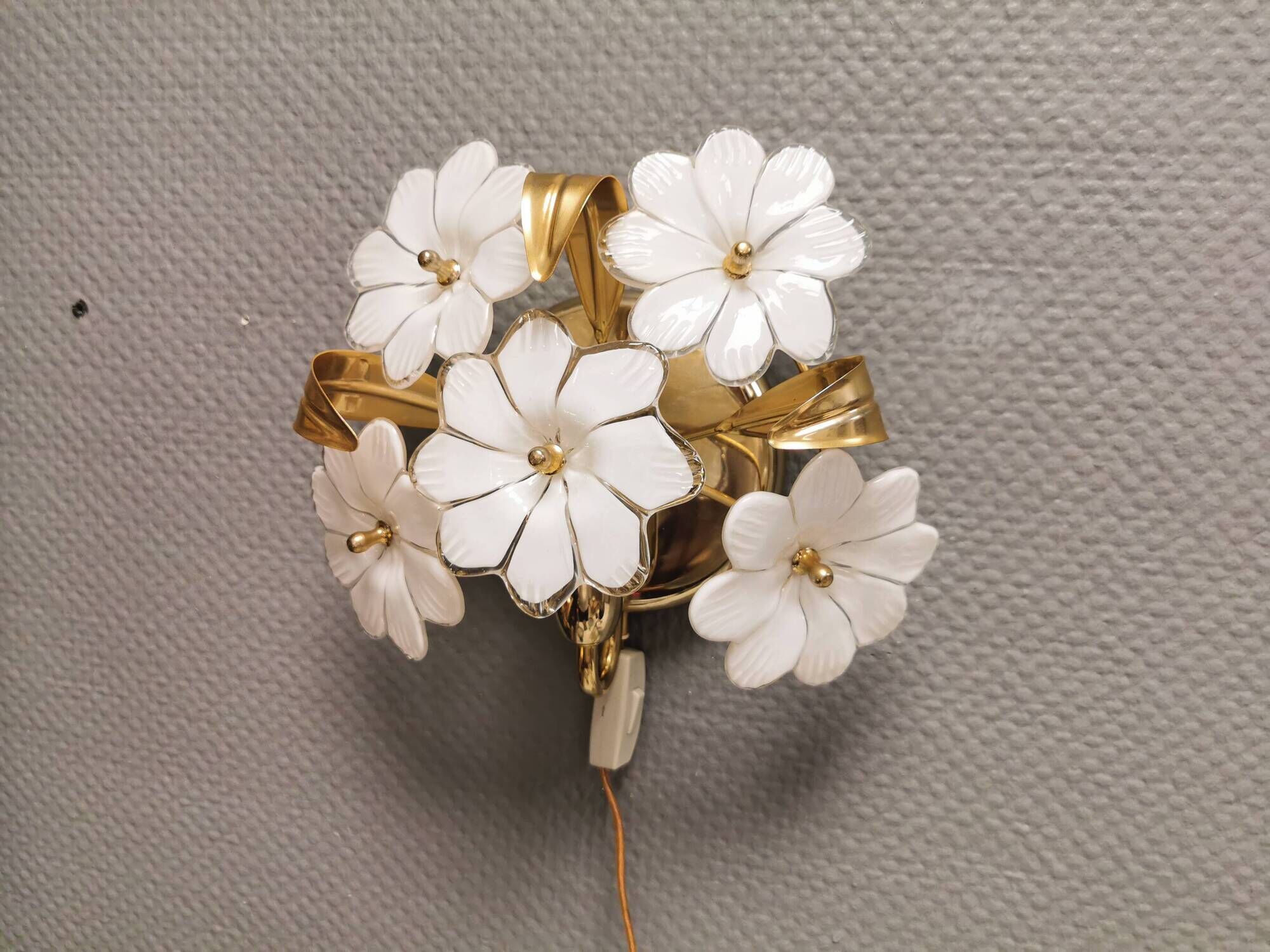 Swedish wall lamp in transparent and white glass shaped like flowers 1960s