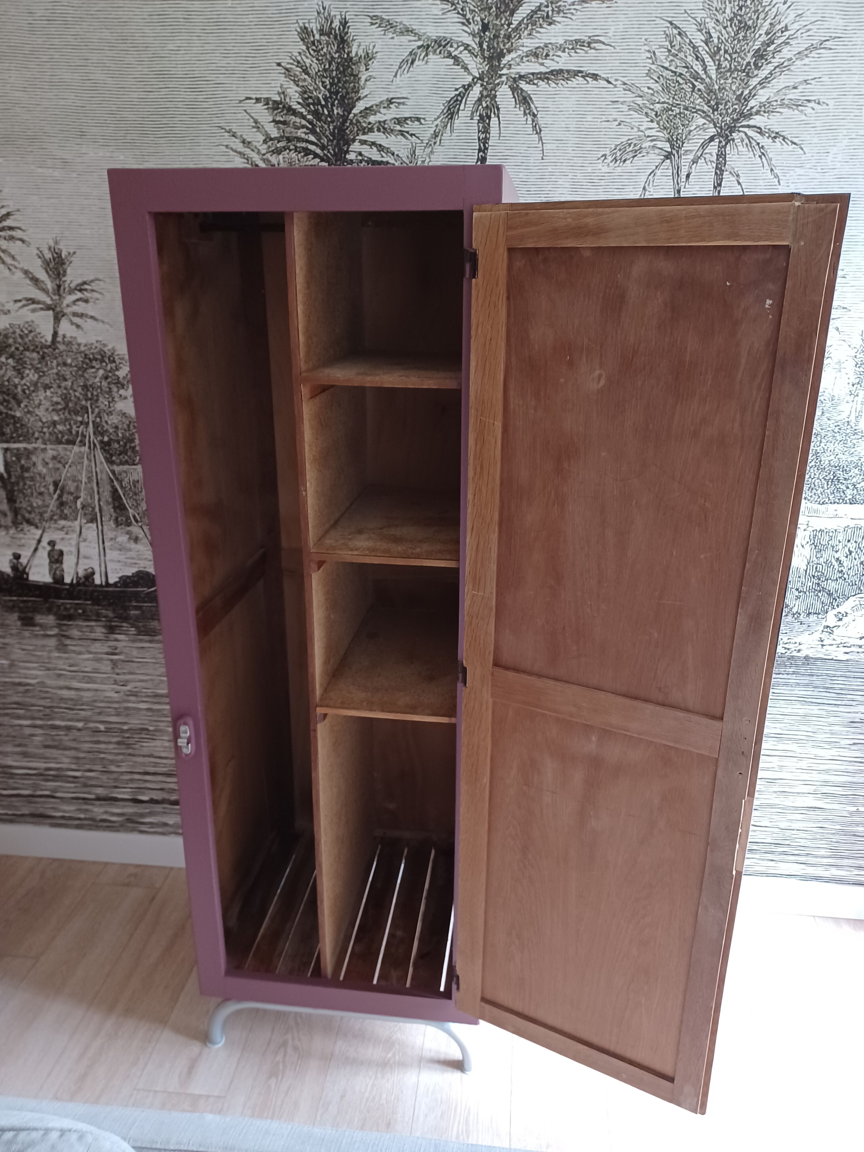 Vintage boarding cabinet