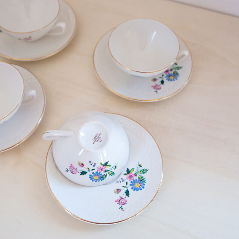 6 coffee cups and saucers Digoin flower patterns
