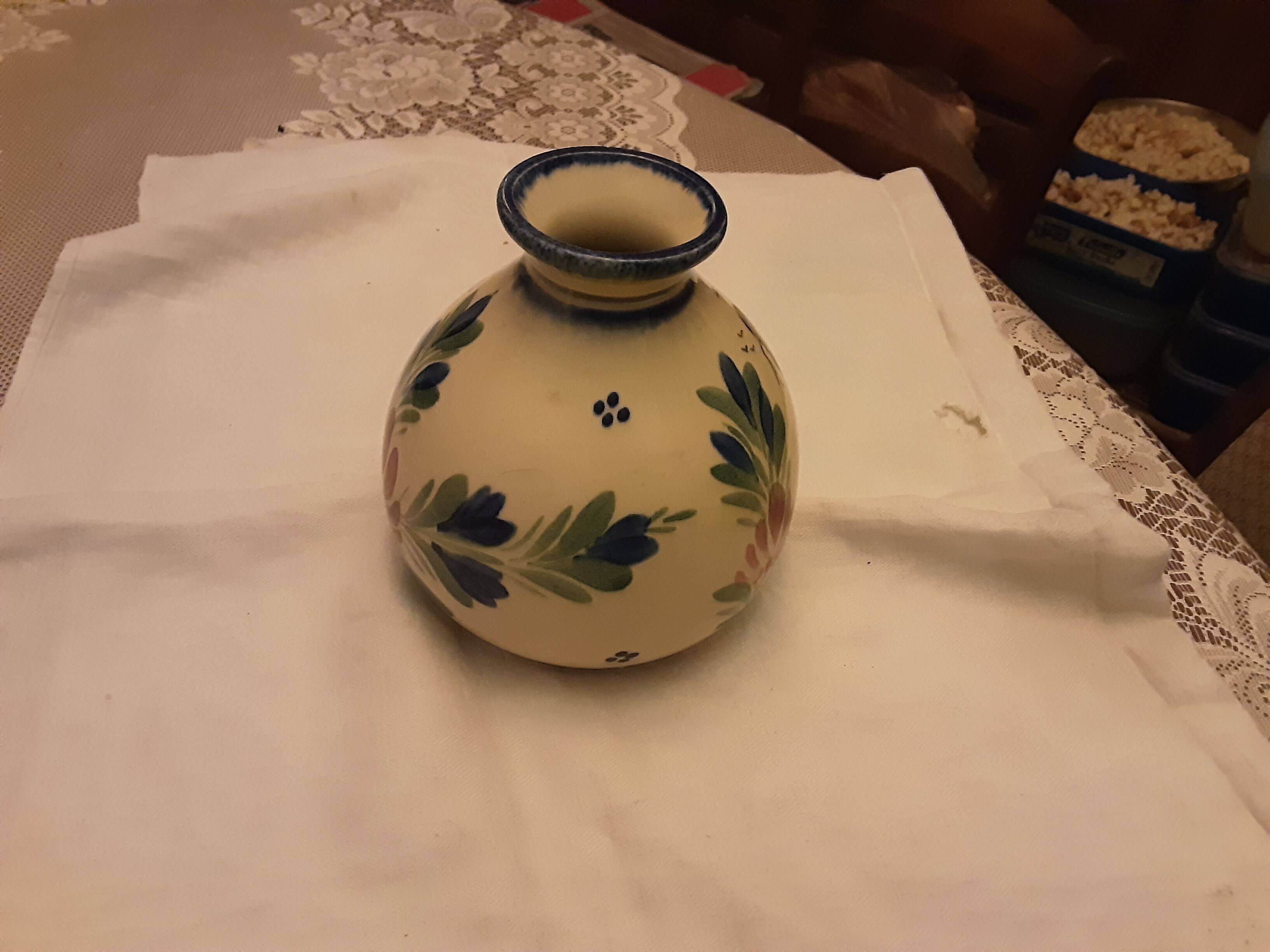 Quimper henriot earthenware vase