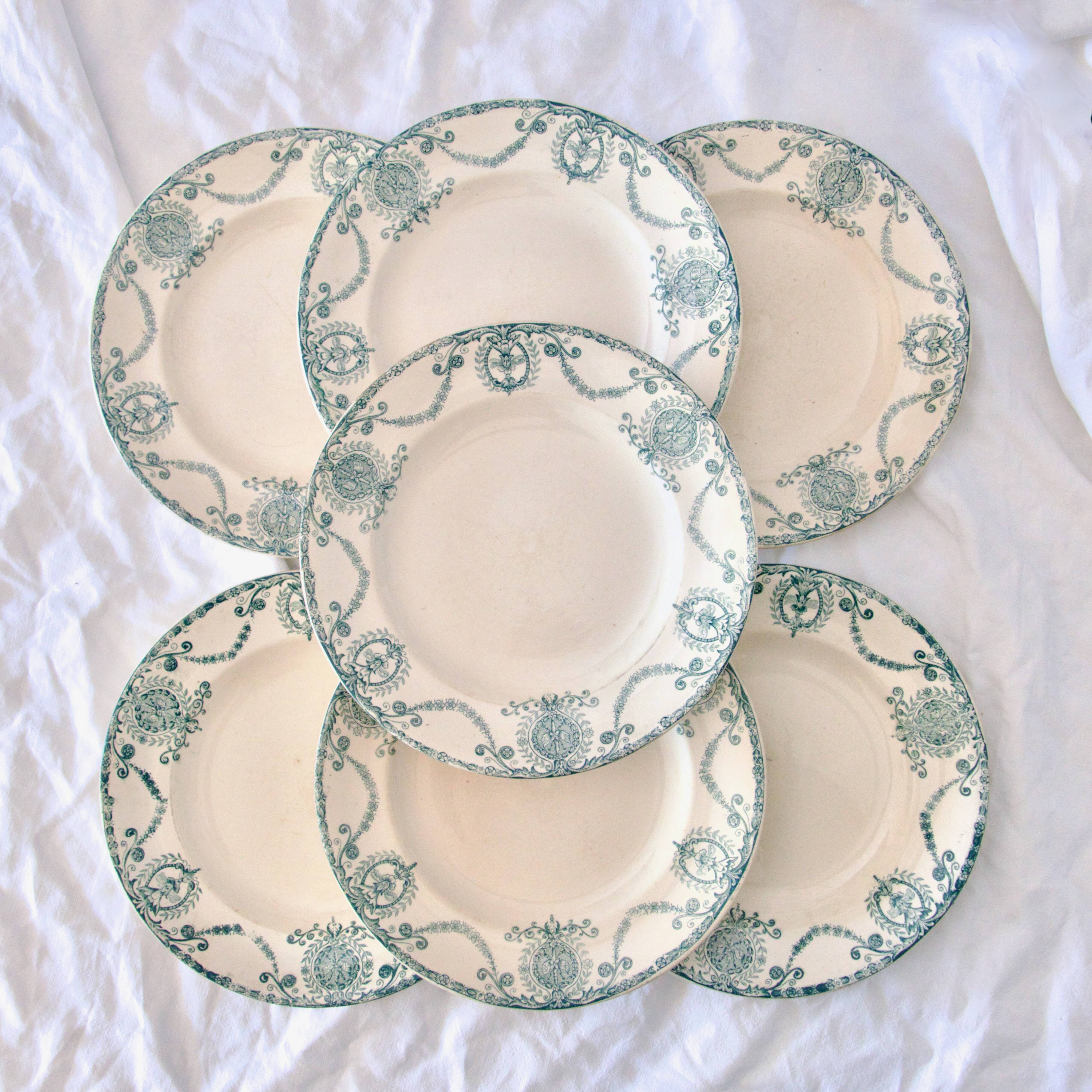 Assiettes plates XIXe Longwy terre de fer "Pierrefonds"