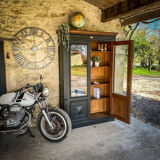Late 19th century display case in solid oak