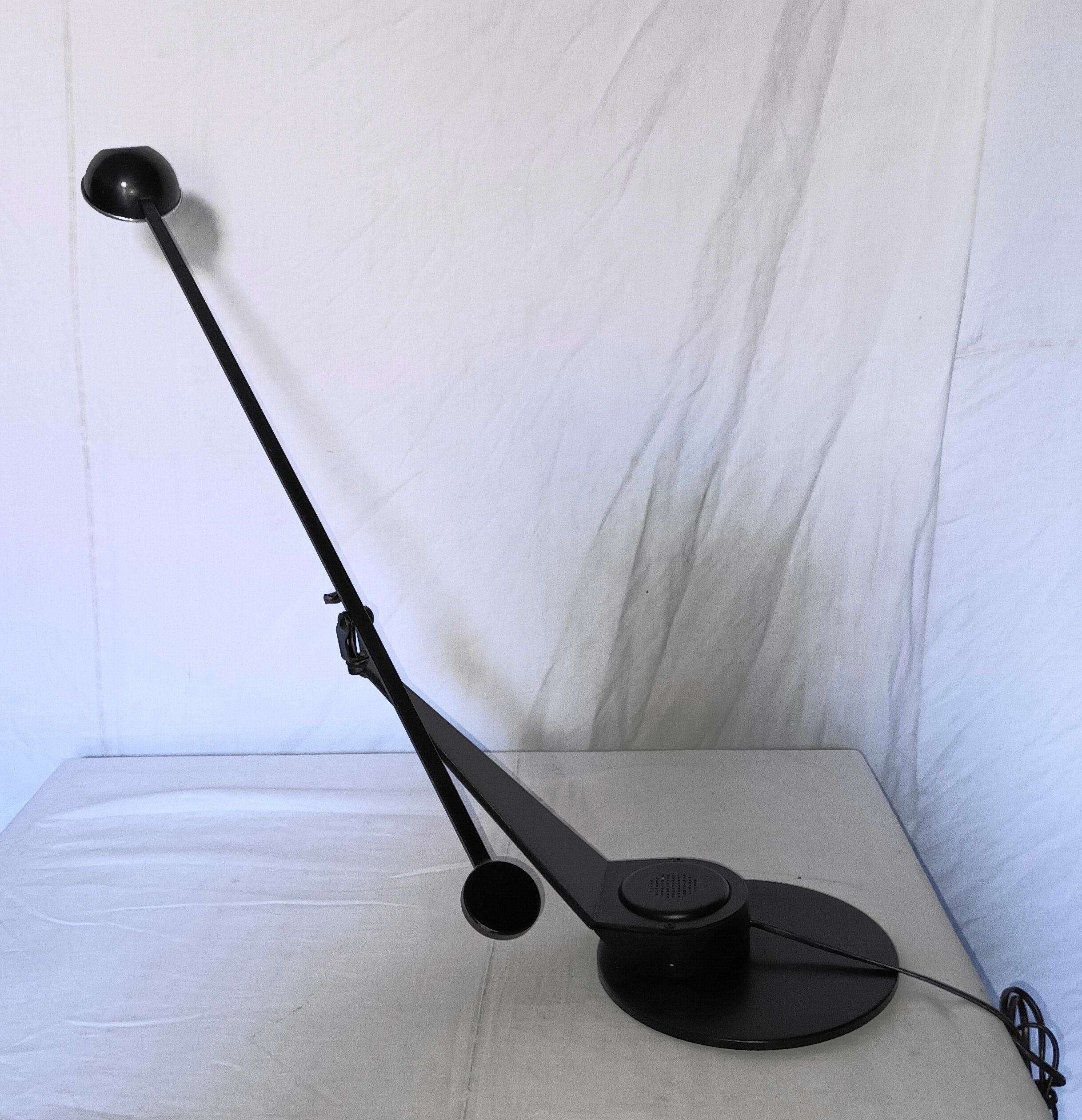 Rodolfo Bonetto's pendulum desk lamp for Guzzini, 80s