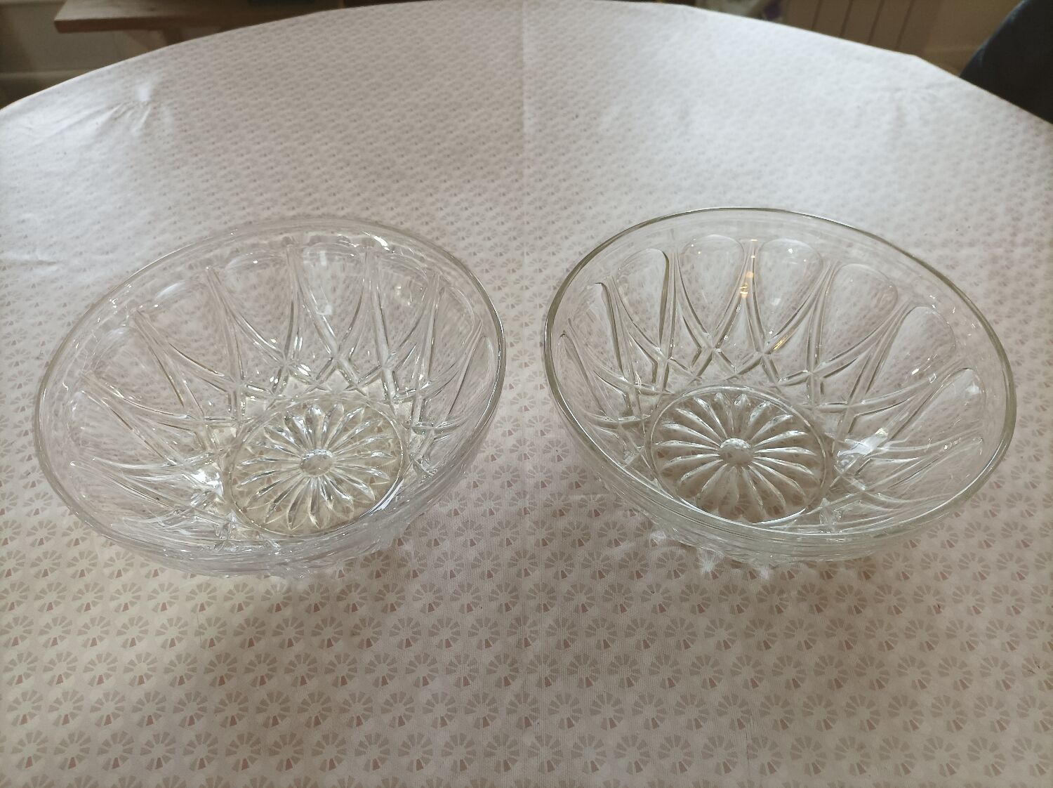 Set of 2 vintage molded glass salad bowls