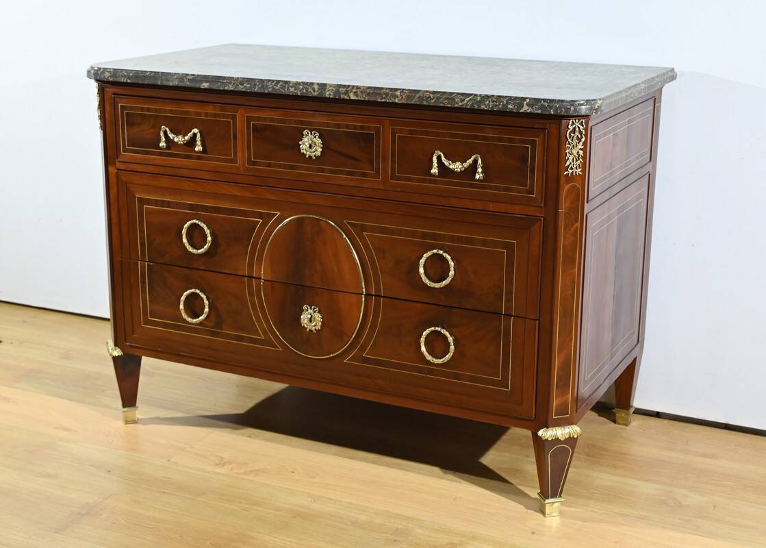 Rare mahogany commode, Louis XVI period – 2nd half of the 18th century.