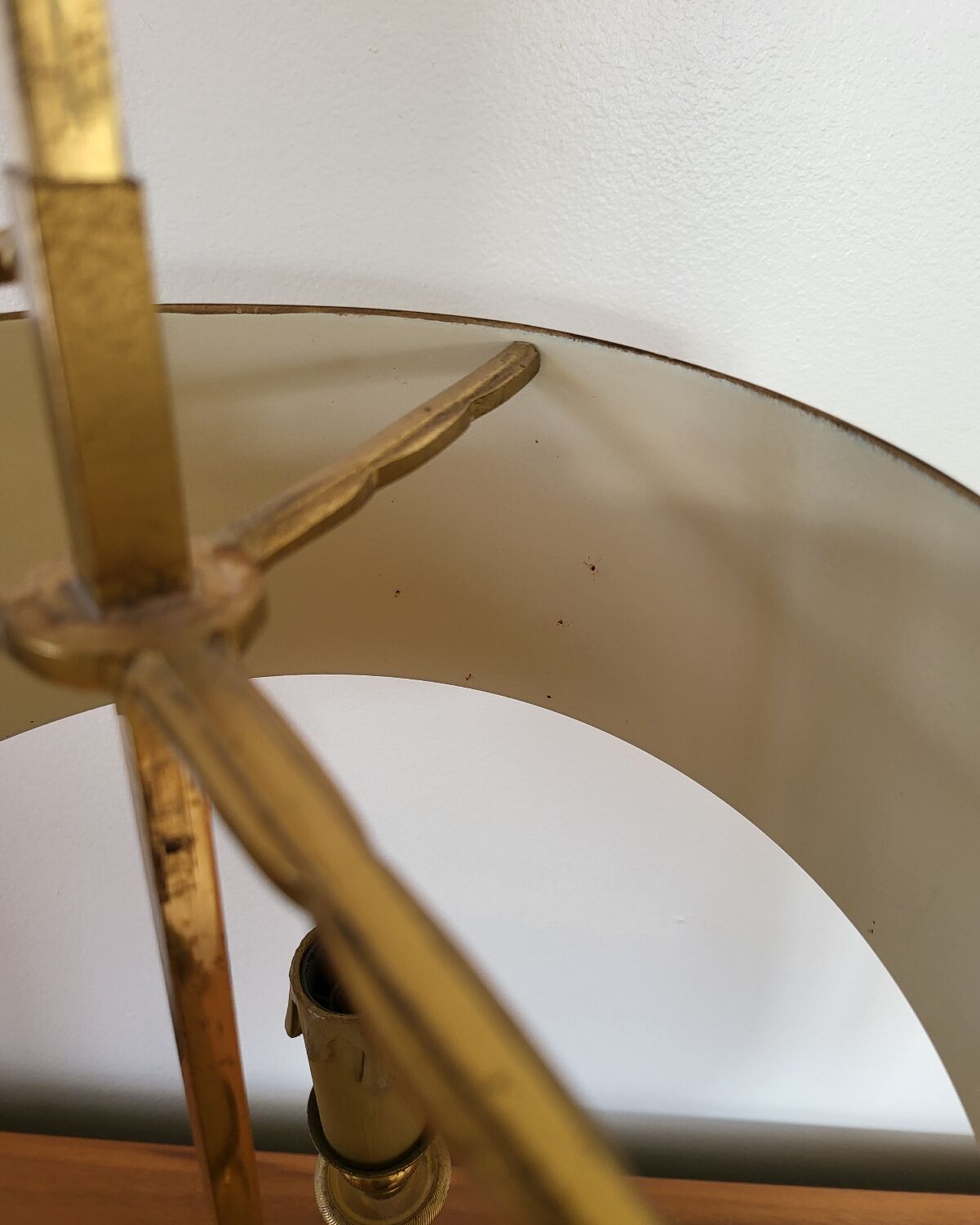 Antique Empire Style Bouillotte Lamp in brass and tin