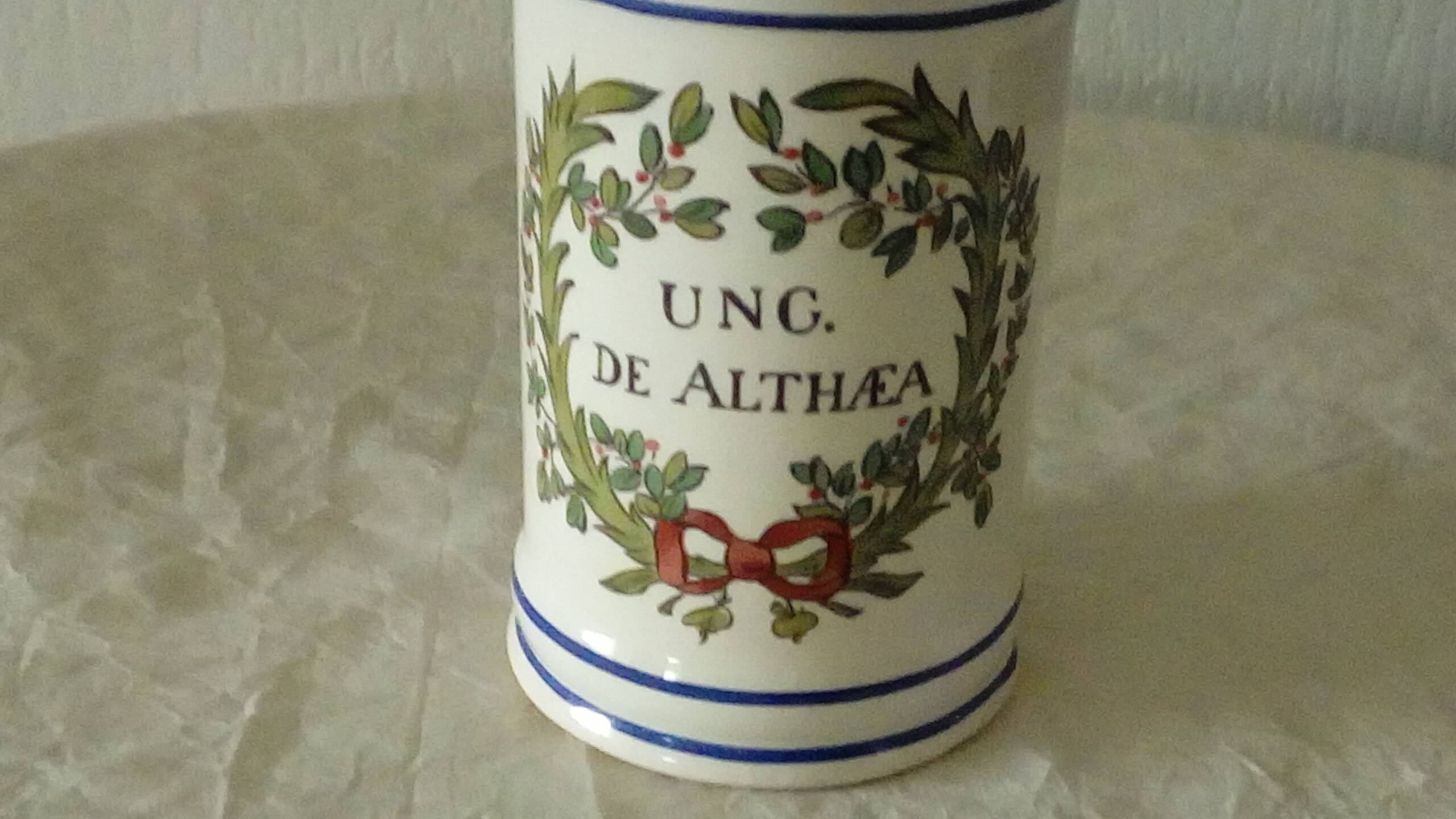 Medicine pot apothecary earthenware of st clement