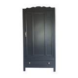 Black parisian wardrobe