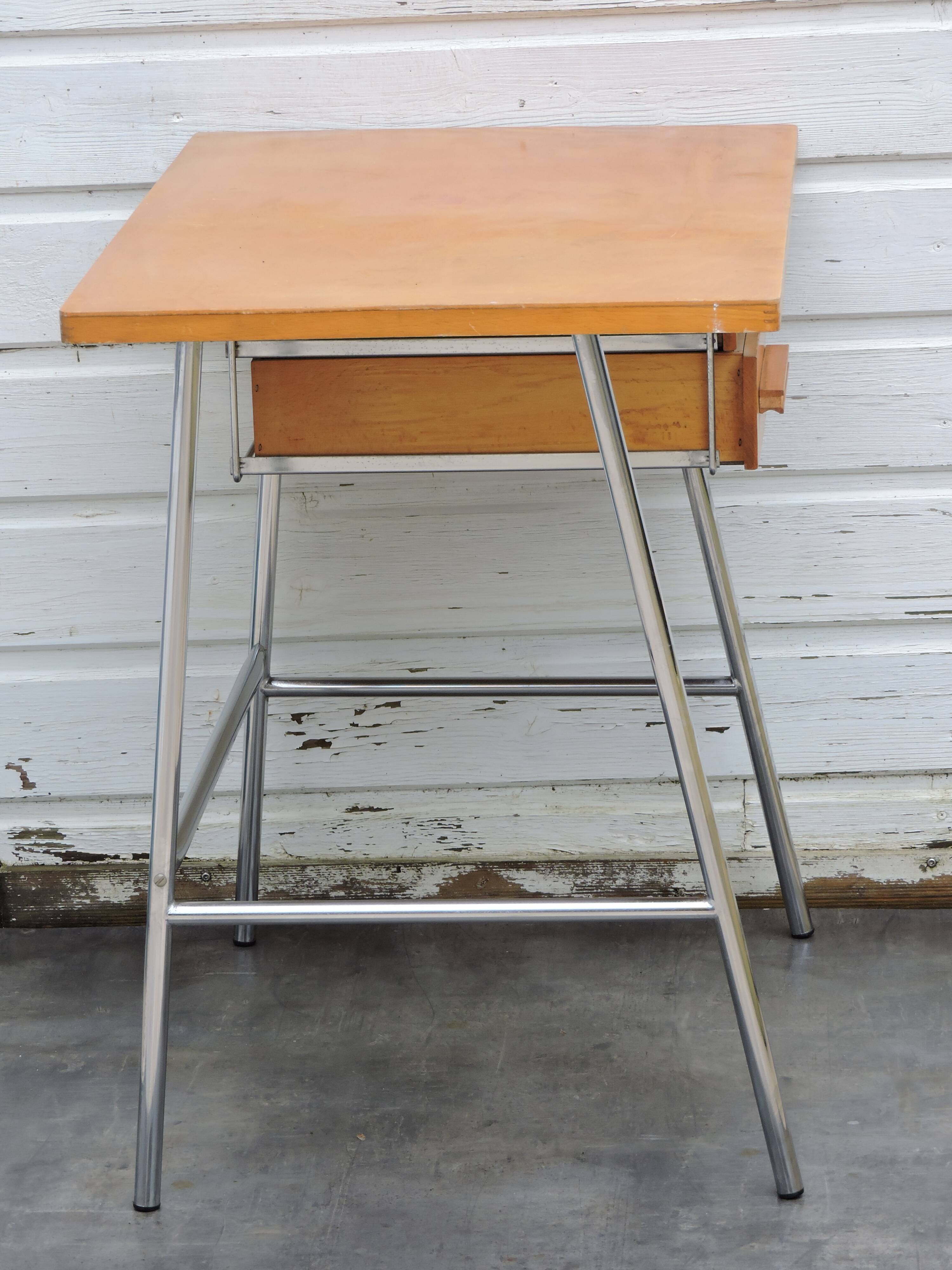 Bureau vintage en bois et tube chromé