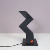 Lampe de bureau « Zig Zag » des années 1980, conçue par Shui L. D. Chan pour New Horizons, Hong Kong.